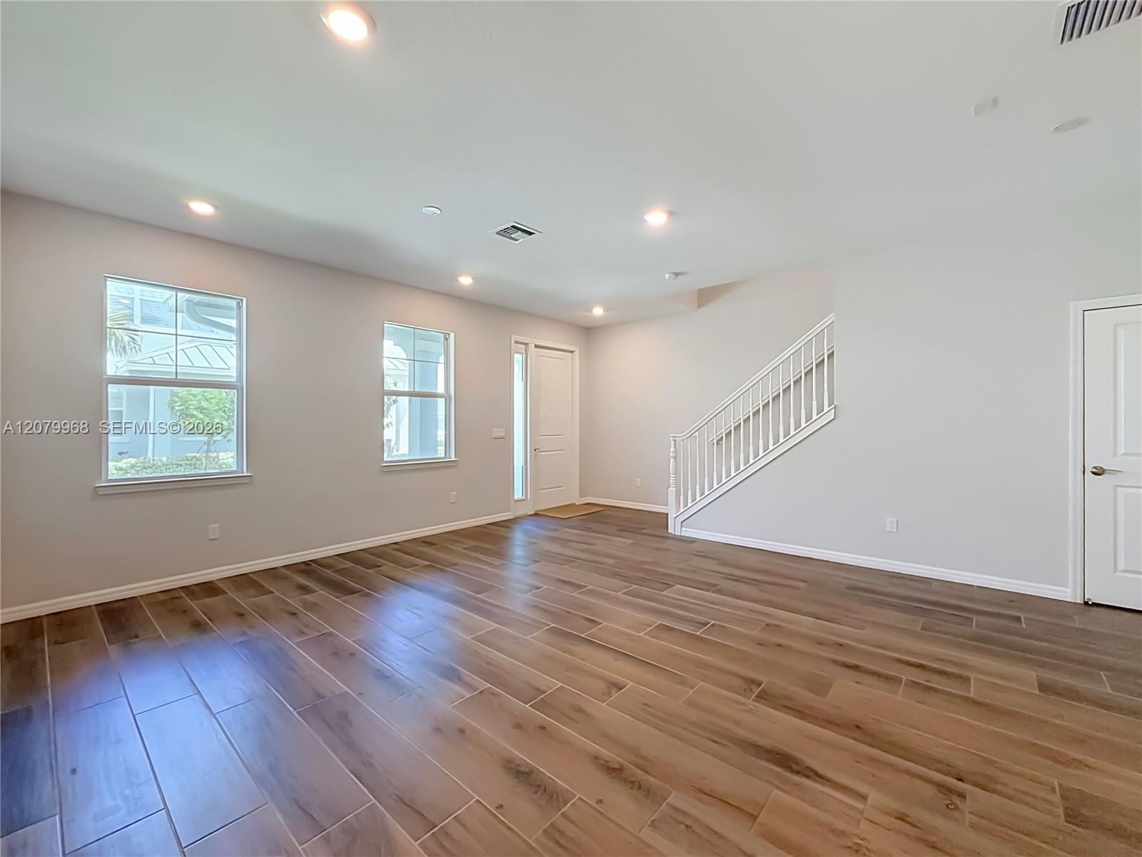 1040 3 / 3 1421 sq. ft. $ 2026-08-29 0 Photo