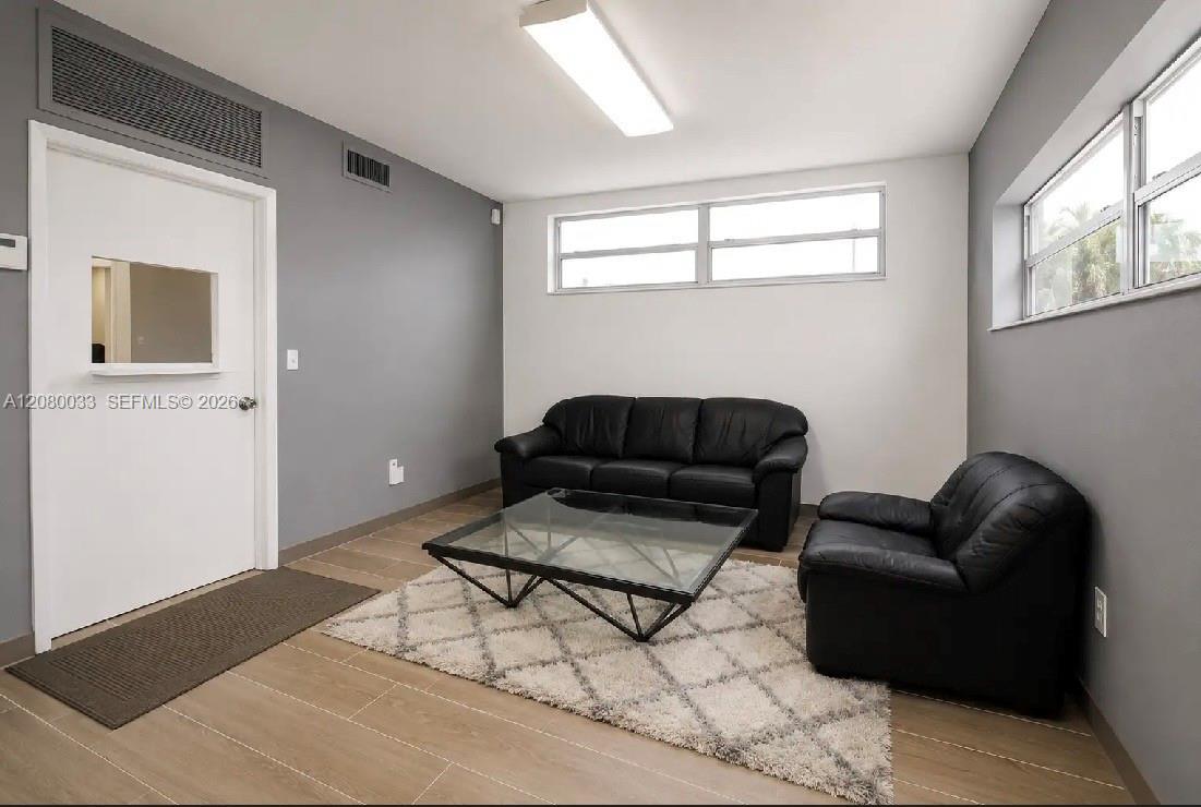 Ver detalles / sq. ft. $ 2026-08-29 0 foto