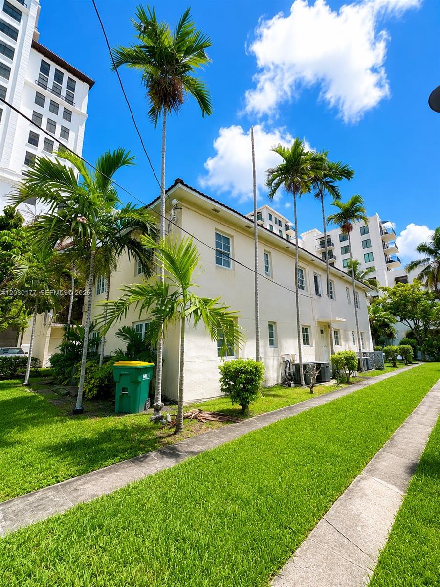   /  3600 sq. ft. $ 2026-08-30 0 foto