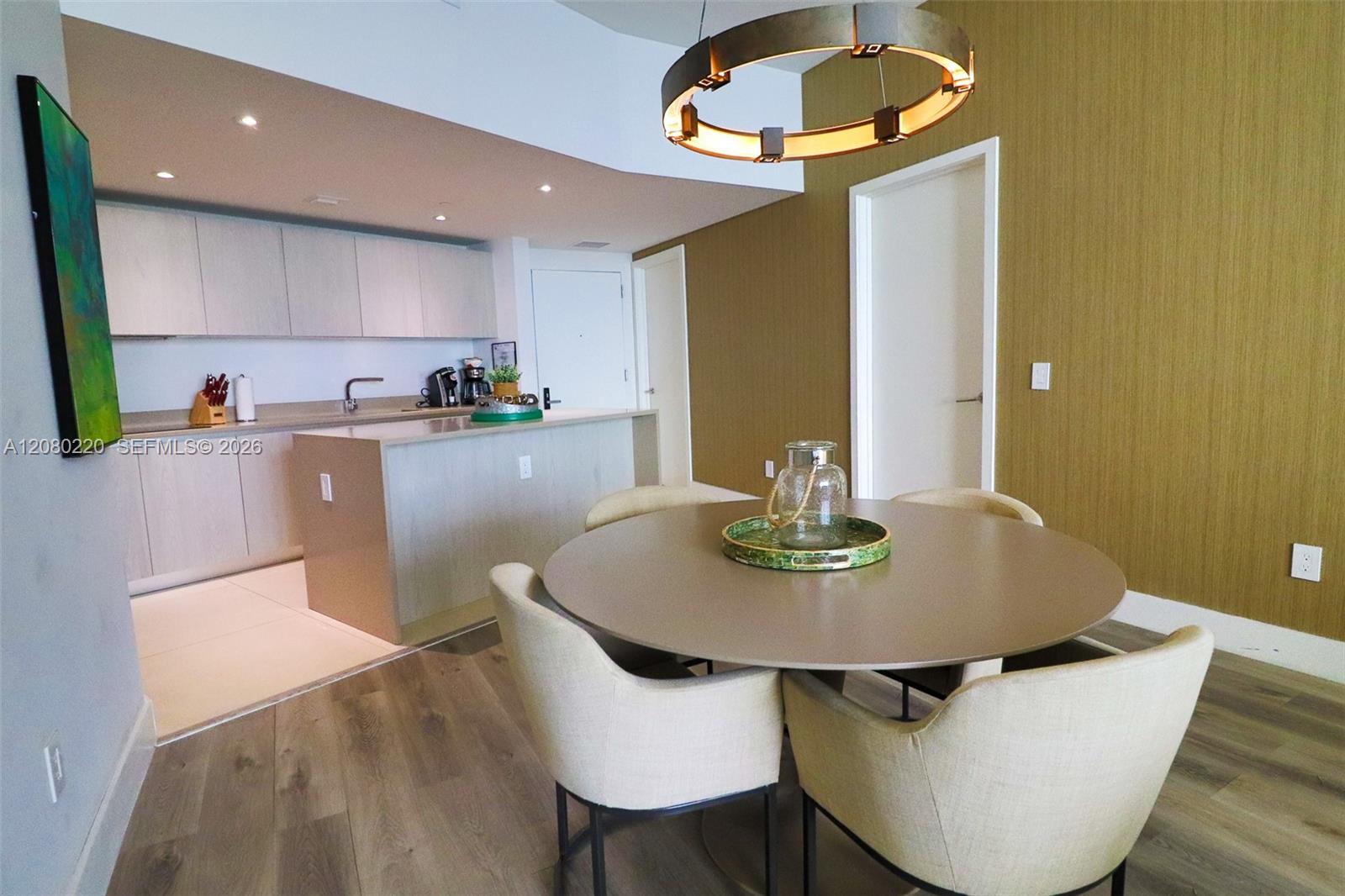 MPH8 2 / 2 1179 sq. ft. $ 2026-08-30 0 foto