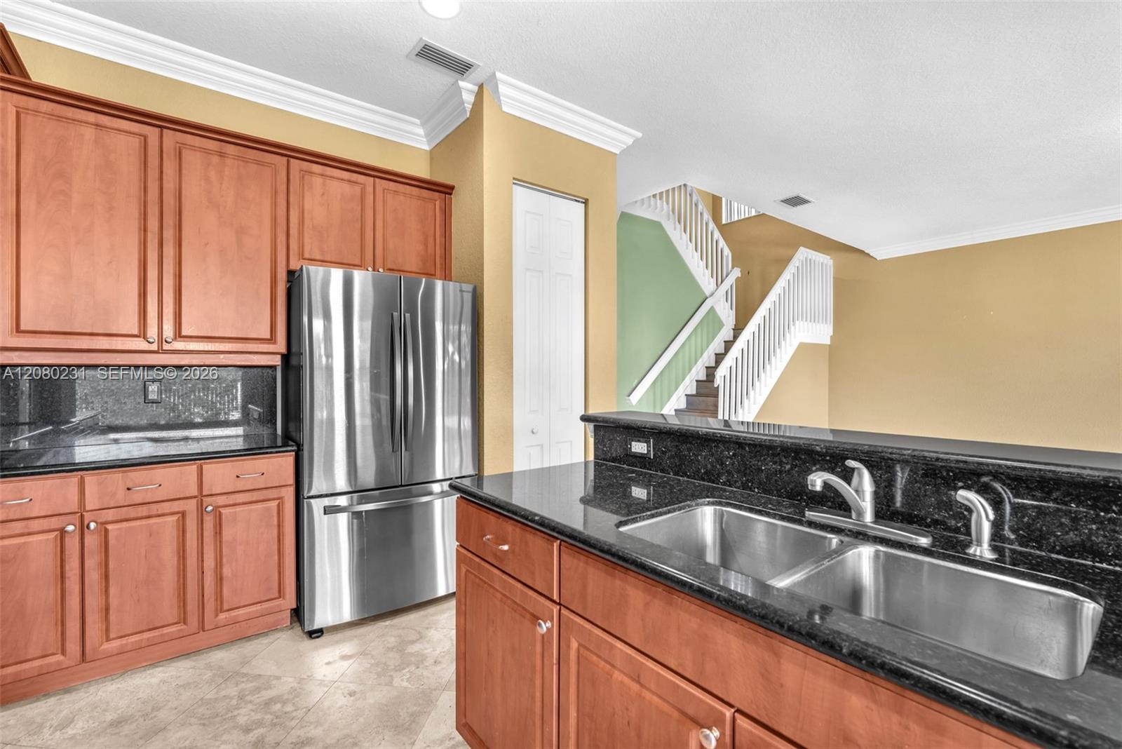 9345 5 / 4 3894 sq. ft. $ 2026-08-30 0 foto