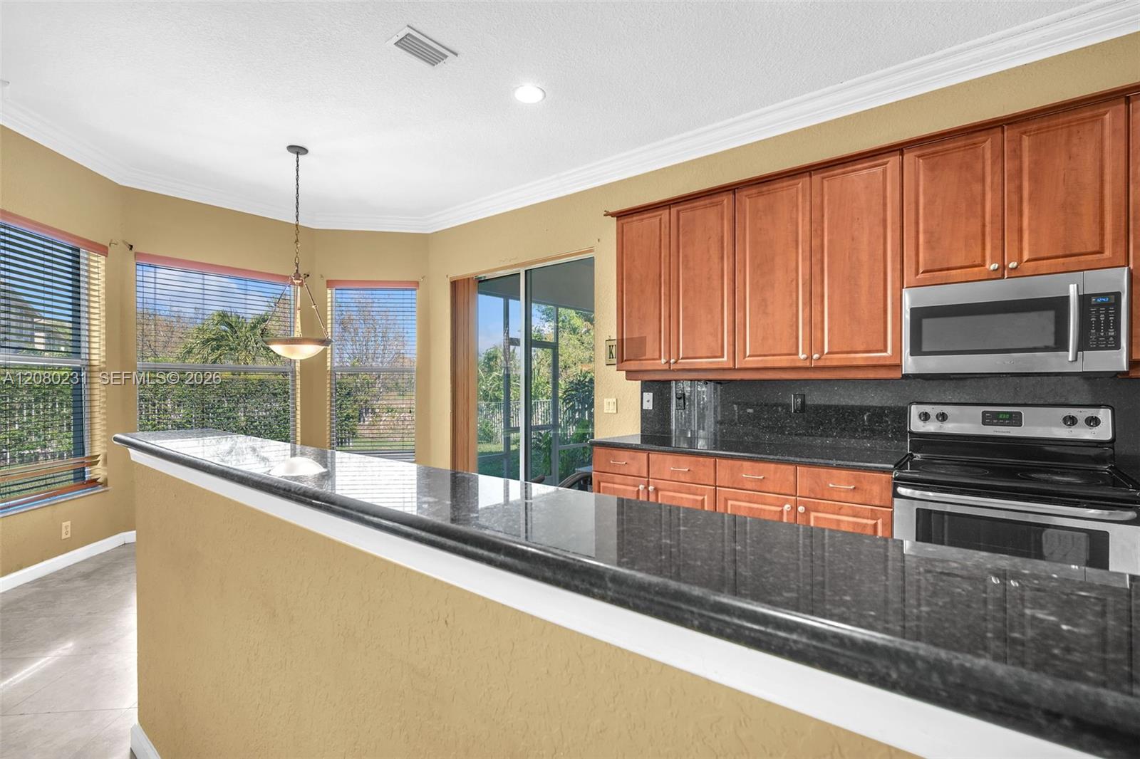 9345 5 / 4 3894 sq. ft. $ 2026-08-30 0 foto