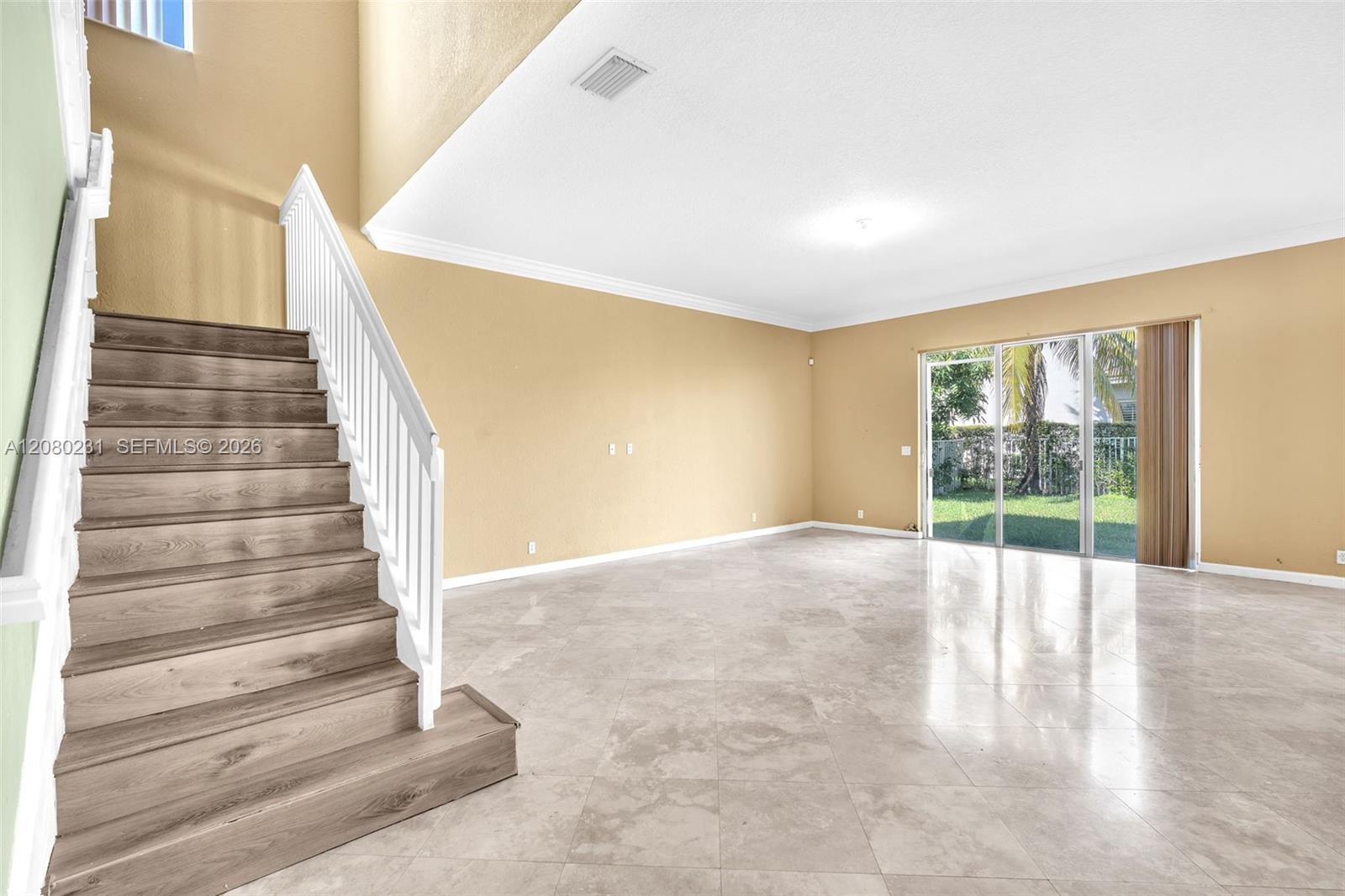 9345 5 / 4 3894 sq. ft. $ 2026-08-30 0 foto