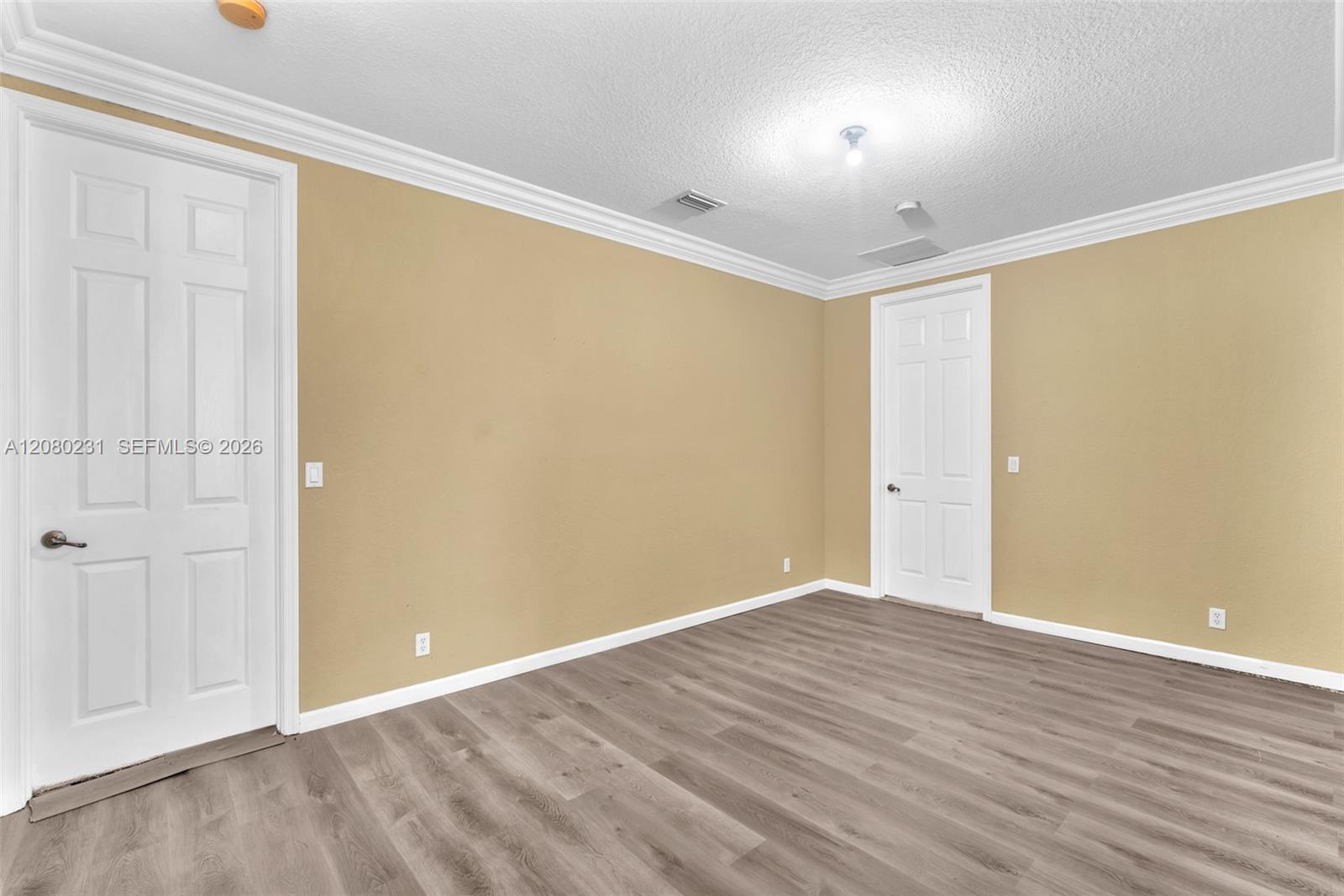 9345 5 / 4 3894 sq. ft. $ 2026-08-30 0 foto