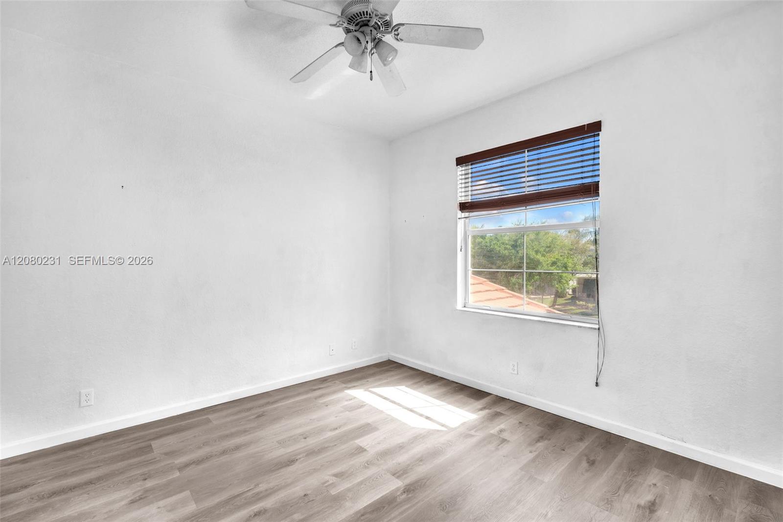 9345 5 / 4 3894 sq. ft. $ 2026-08-30 0 foto