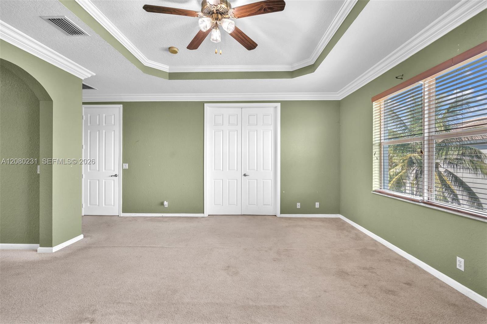 9345 5 / 4 3894 sq. ft. $ 2026-08-30 0 foto