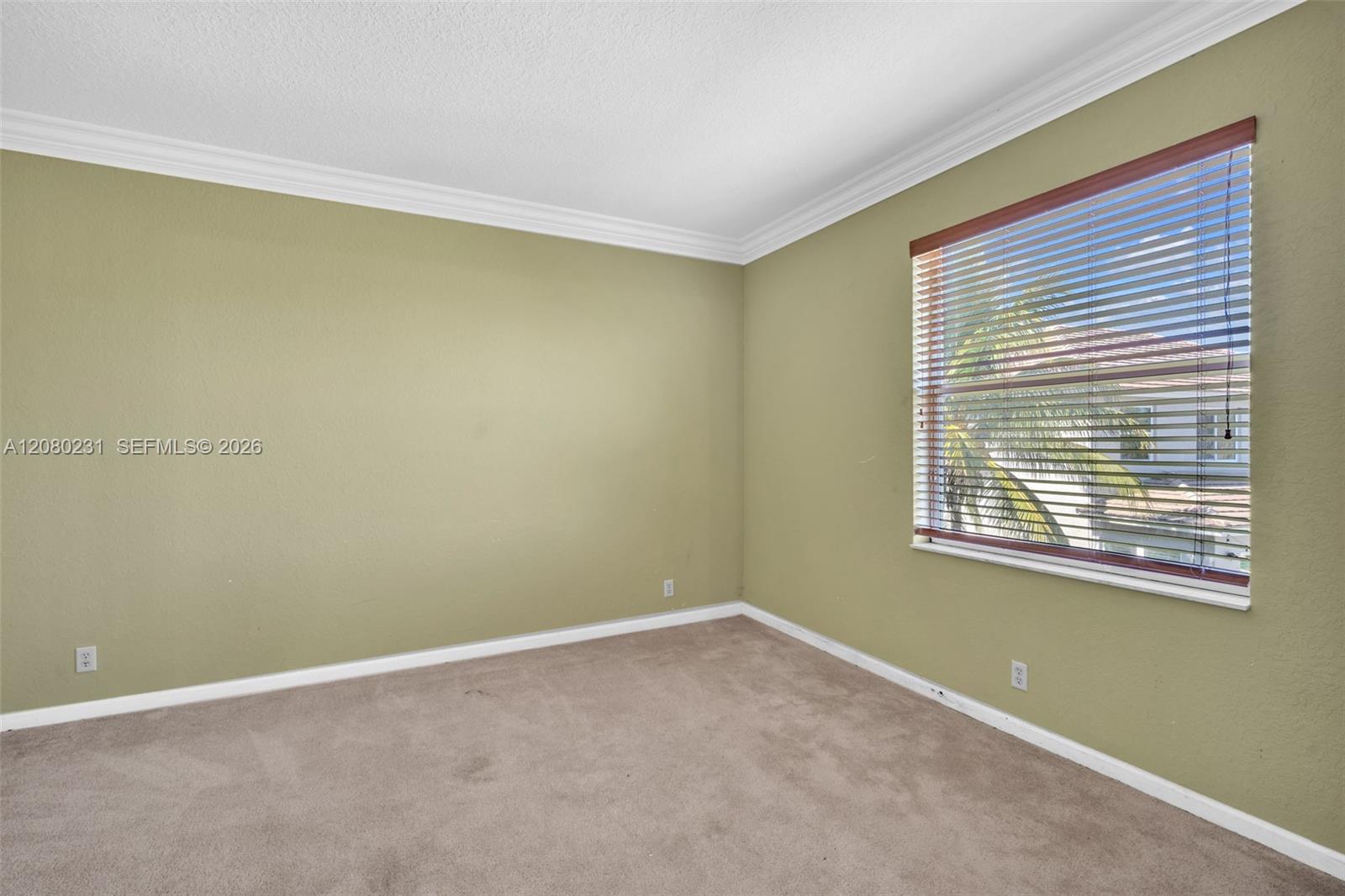 9345 5 / 4 3894 sq. ft. $ 2026-08-30 0 foto