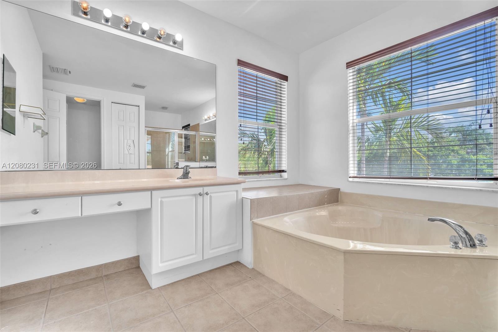 9345 5 / 4 3894 sq. ft. $ 2026-08-30 0 foto