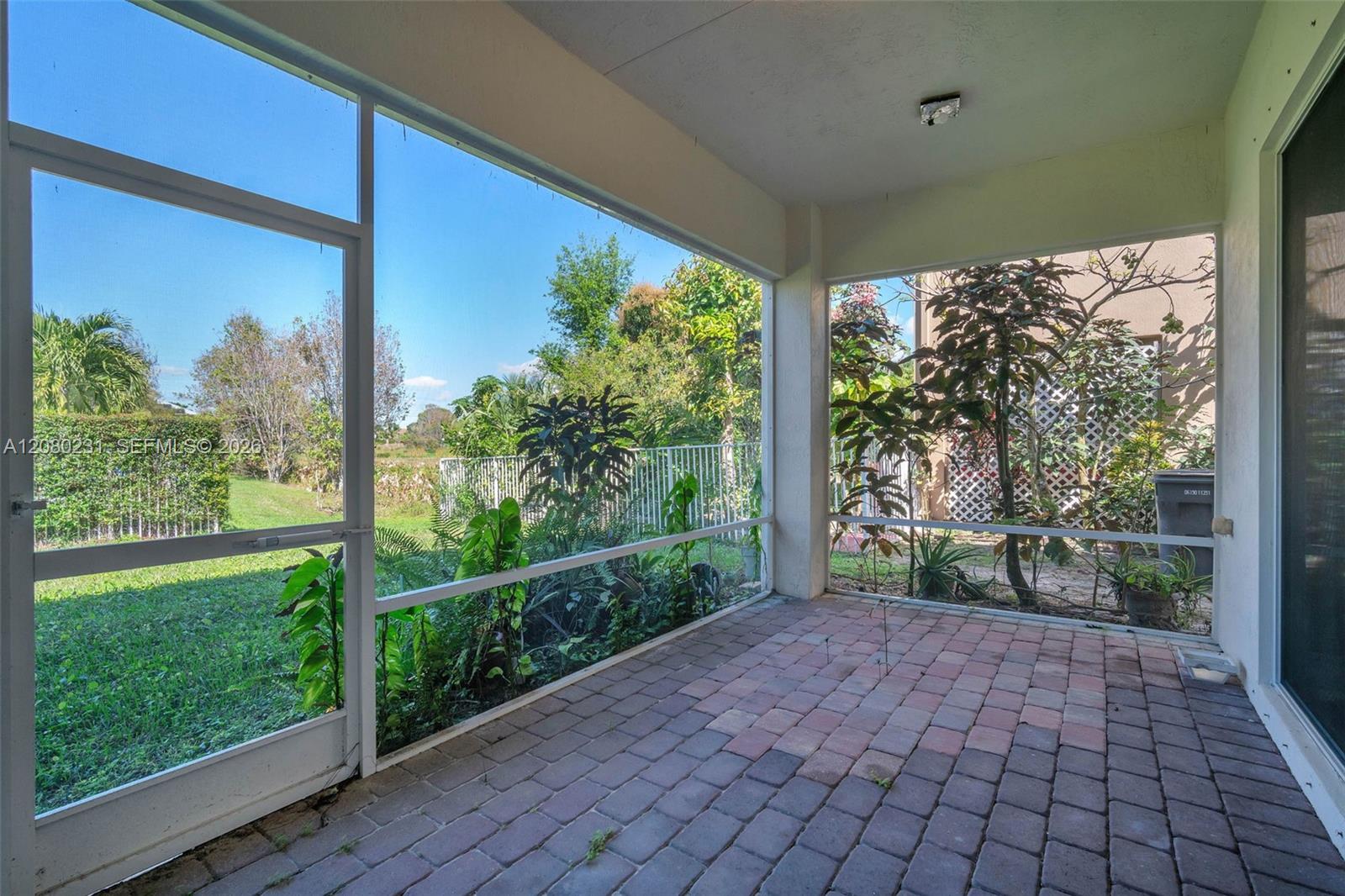 9345 5 / 4 3894 sq. ft. $ 2026-08-30 0 foto
