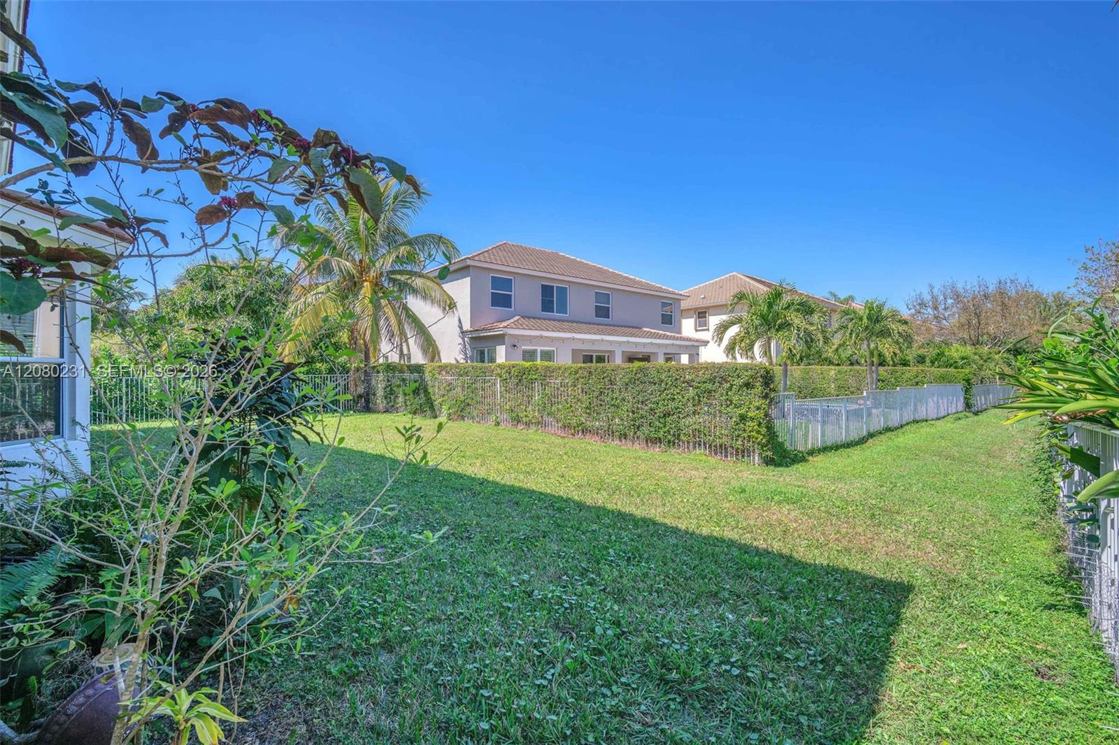 9345 5 / 4 3894 sq. ft. $ 2026-08-30 0 foto