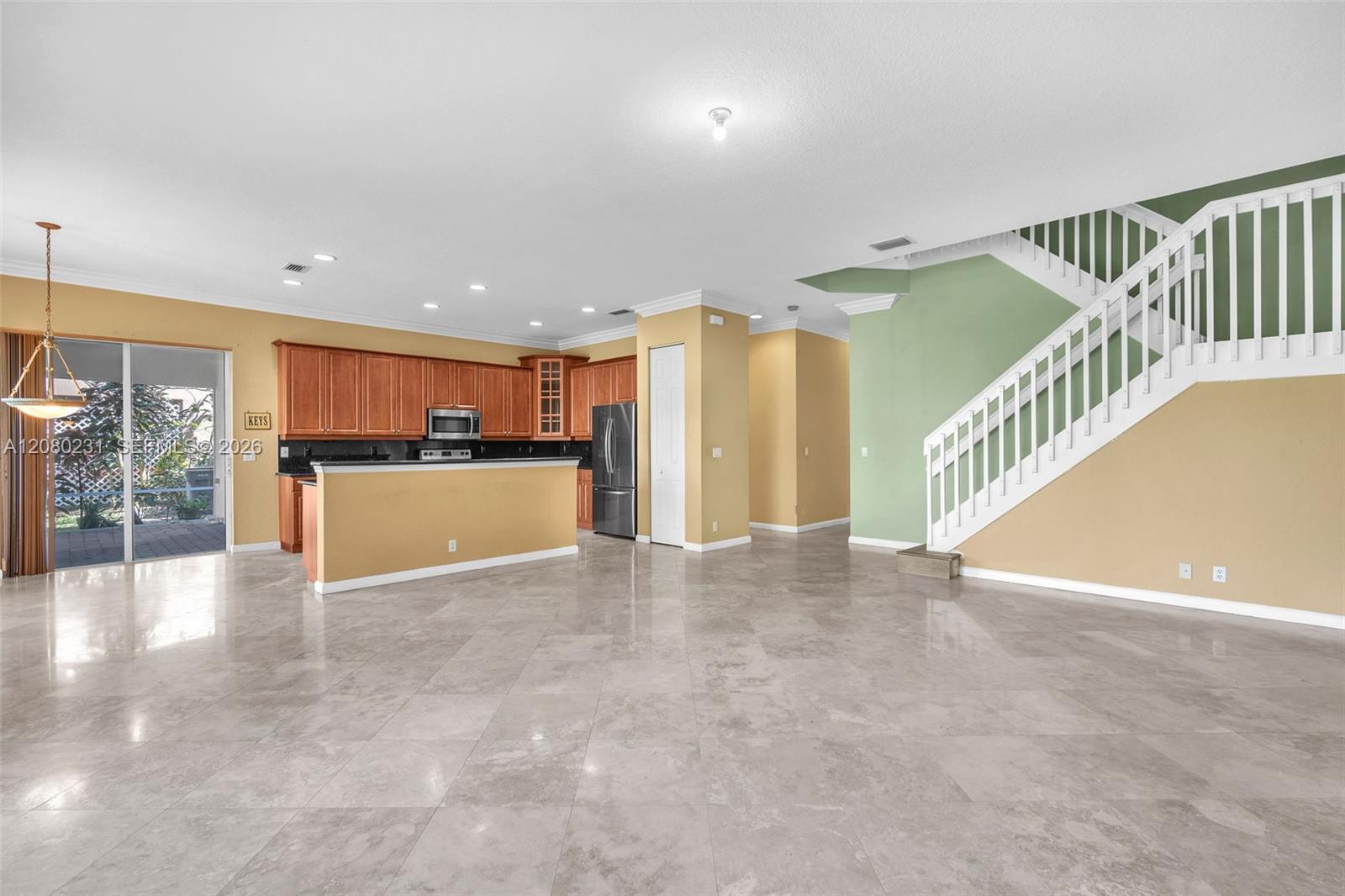 9345 5 / 4 3894 sq. ft. $ 2026-08-30 0 foto
