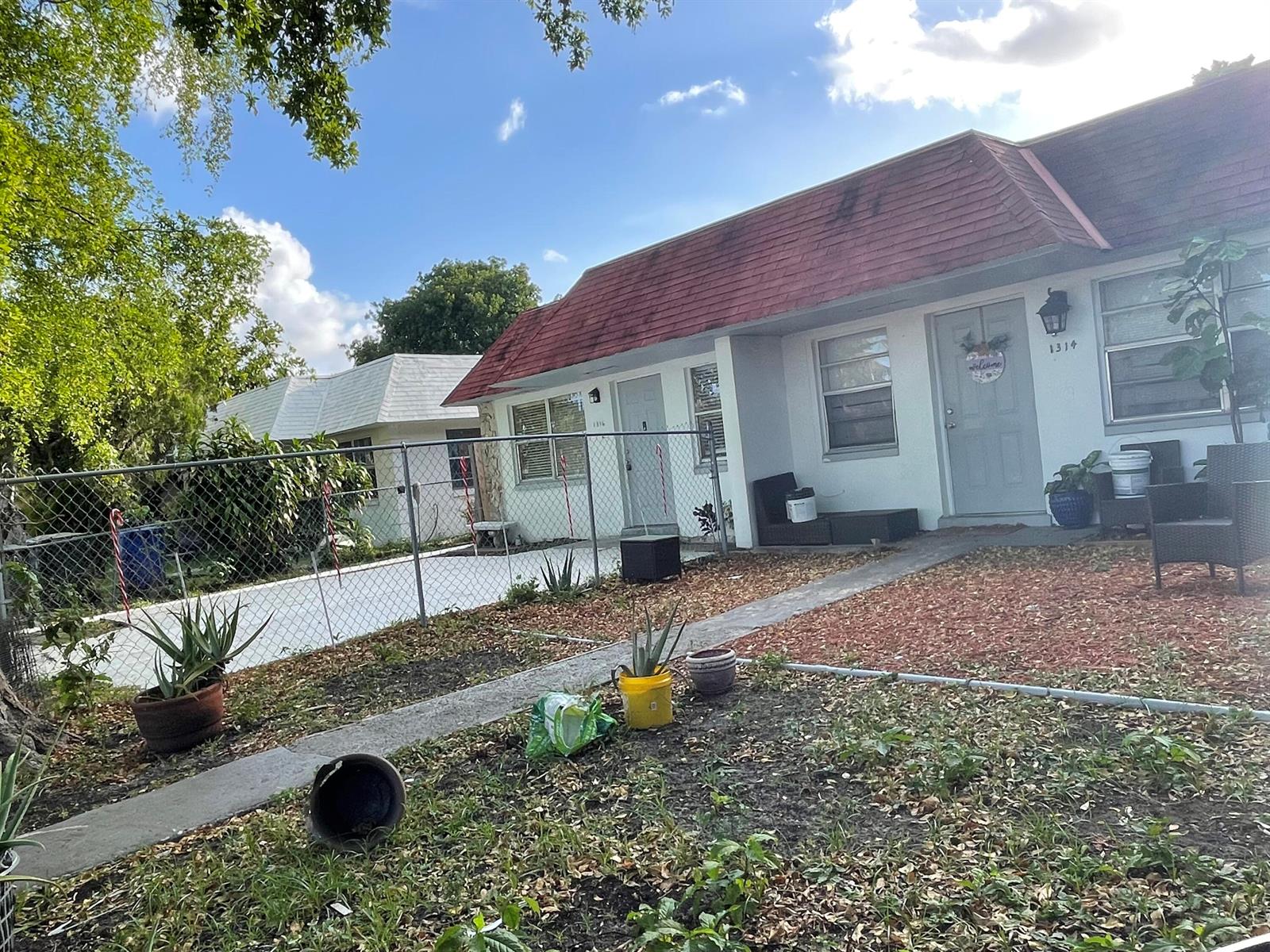 See details / 0 2268 sq. ft. $ 2026-08-31 0 Photo