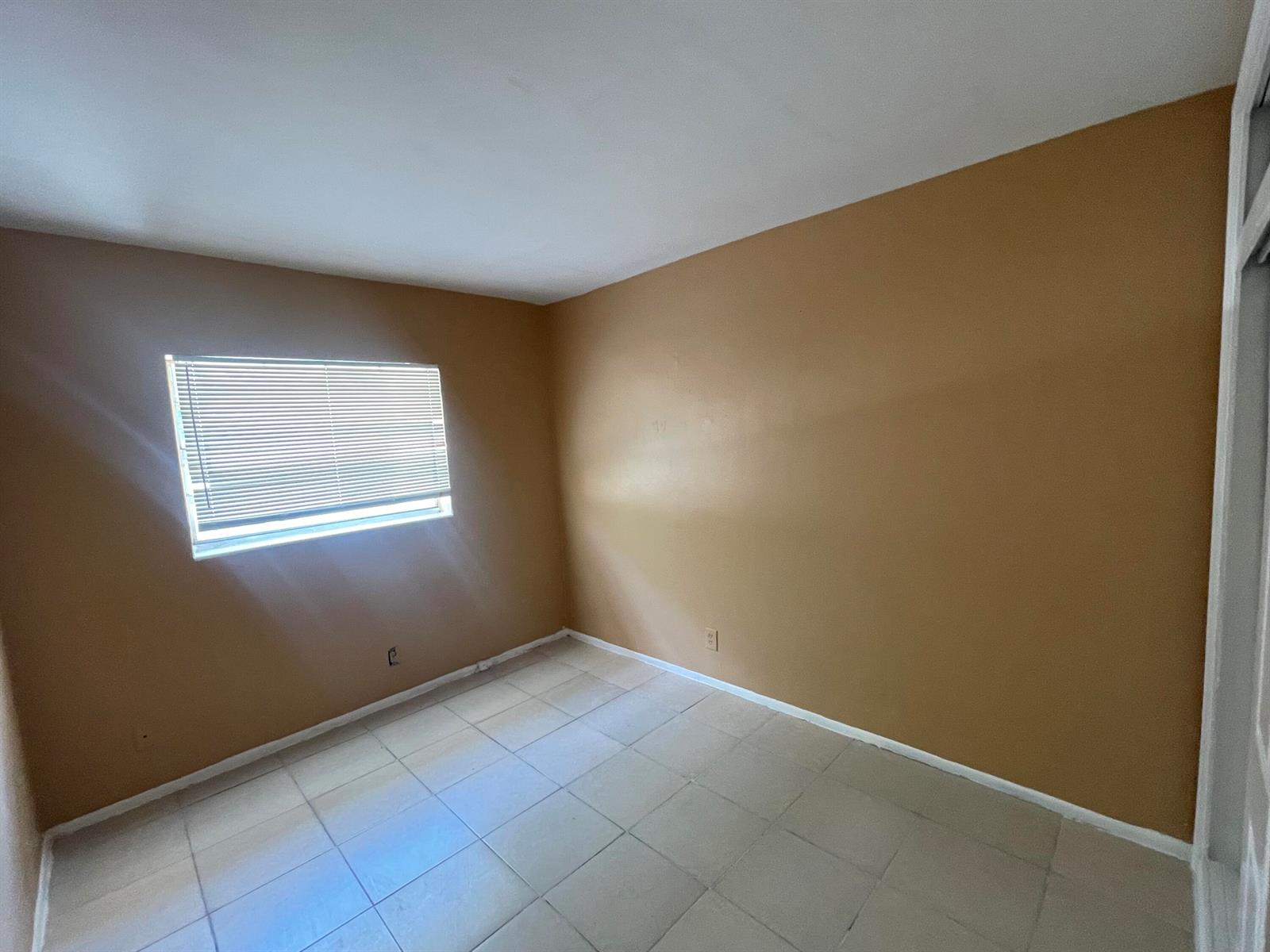 See details / 0 2268 sq. ft. $ 2026-08-31 0 Photo