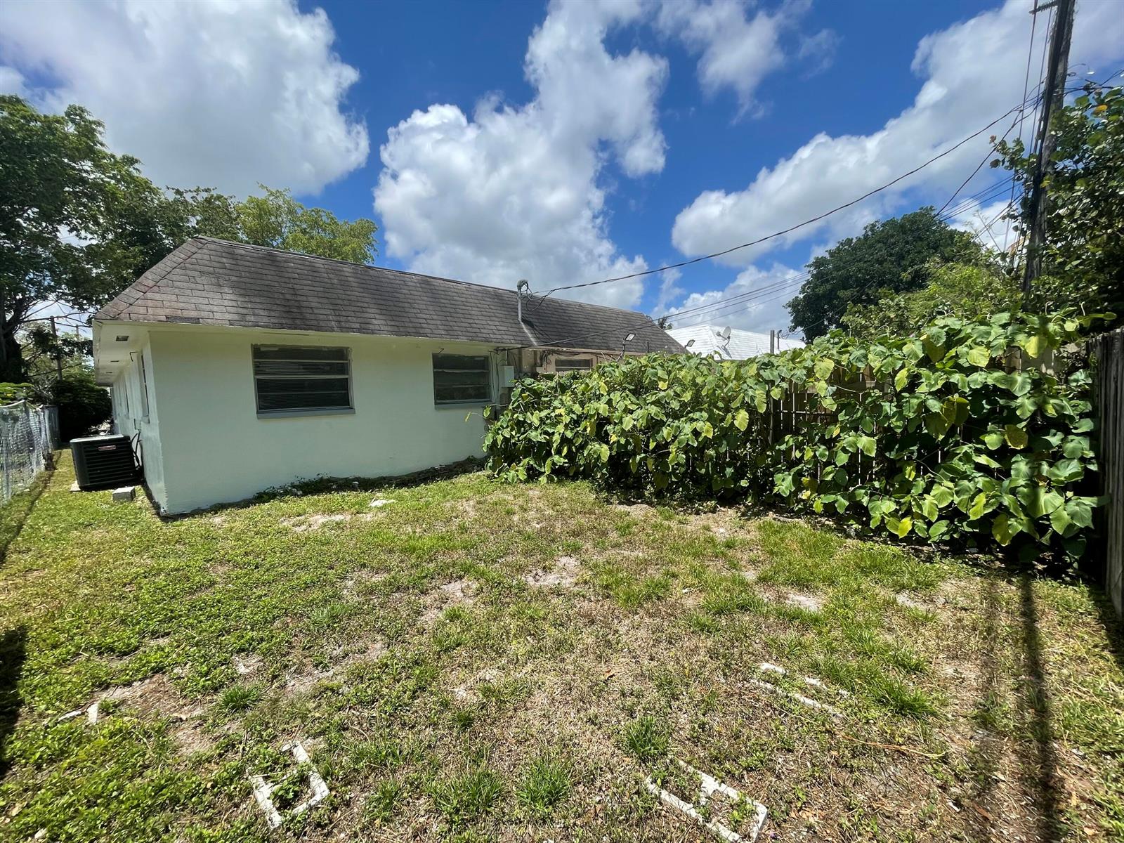 See details / 0 2268 sq. ft. $ 2026-08-31 0 Photo