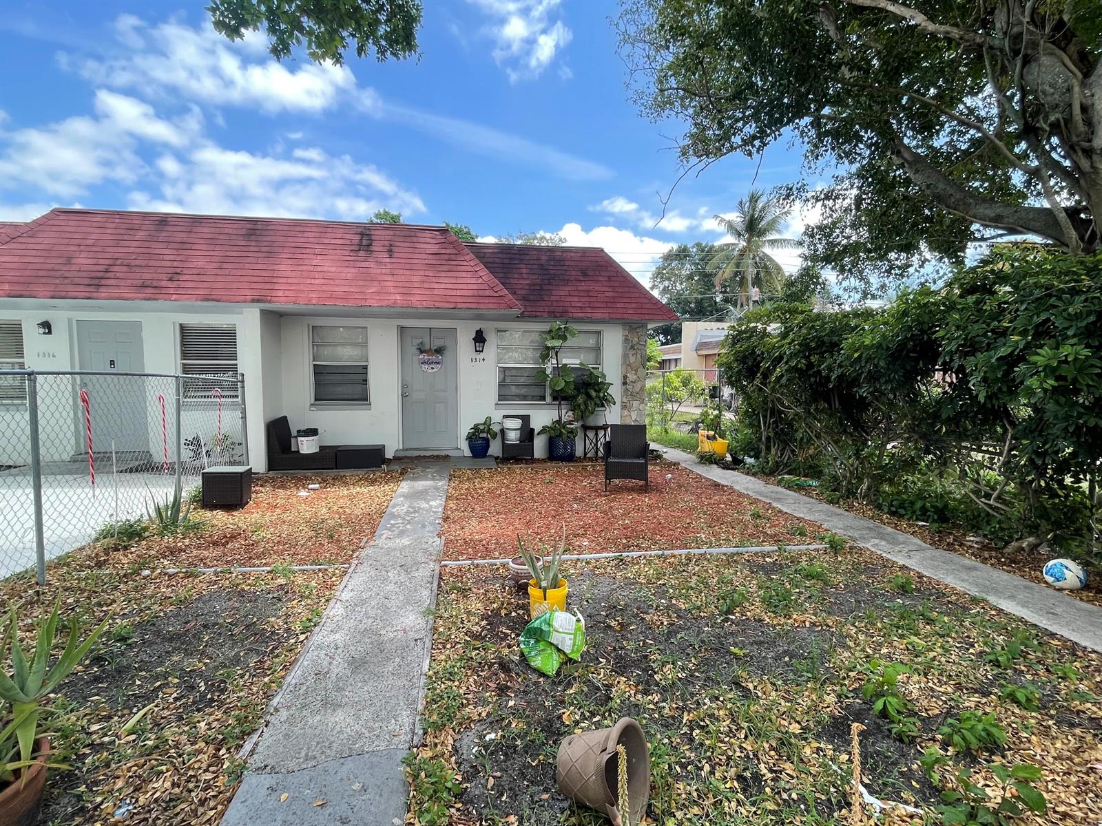 See details / 0 2268 sq. ft. $ 2026-08-31 0 Photo