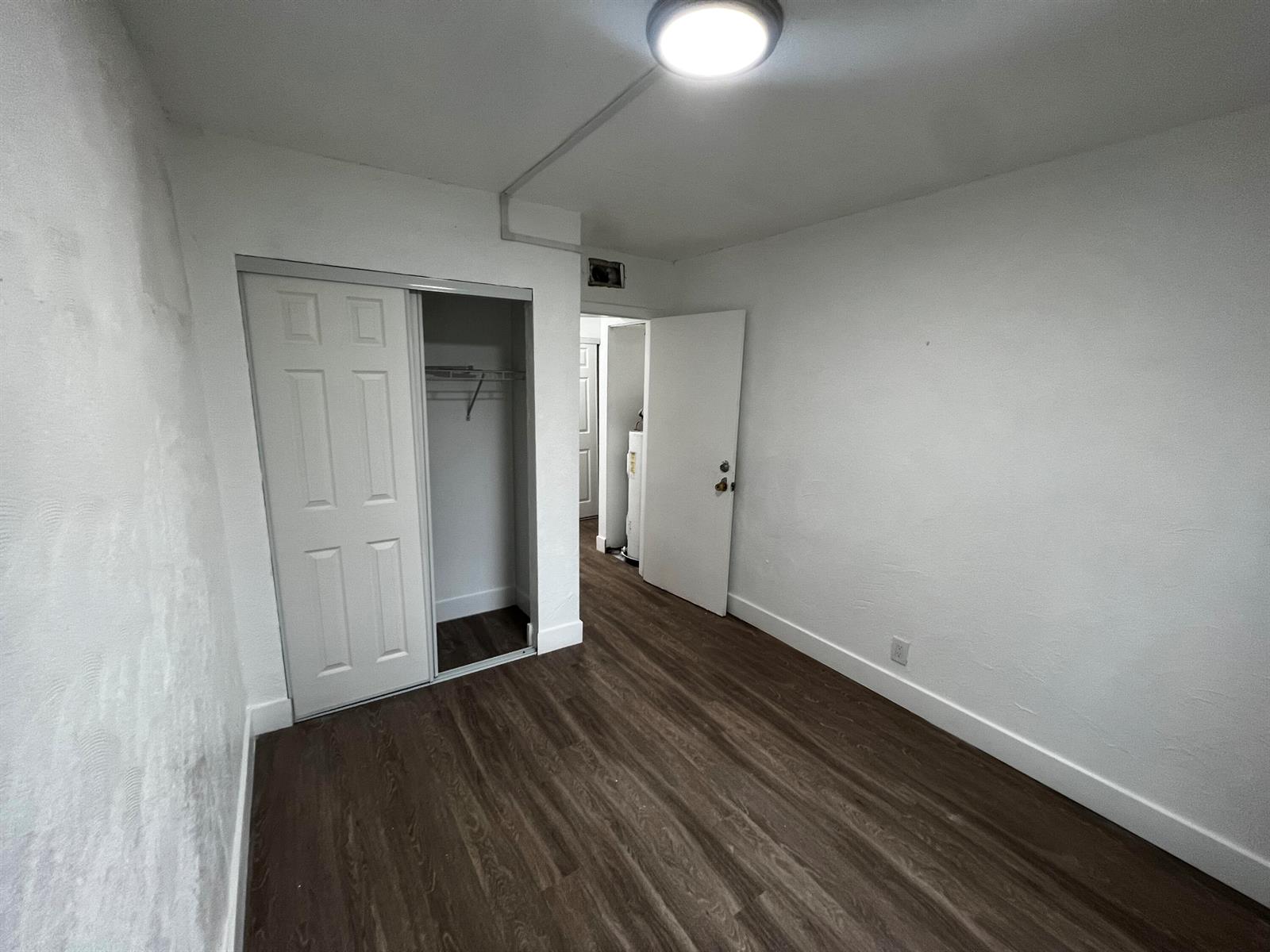 Ver detalles / 0 1050 sq. ft. $ 2026-08-31 0 foto