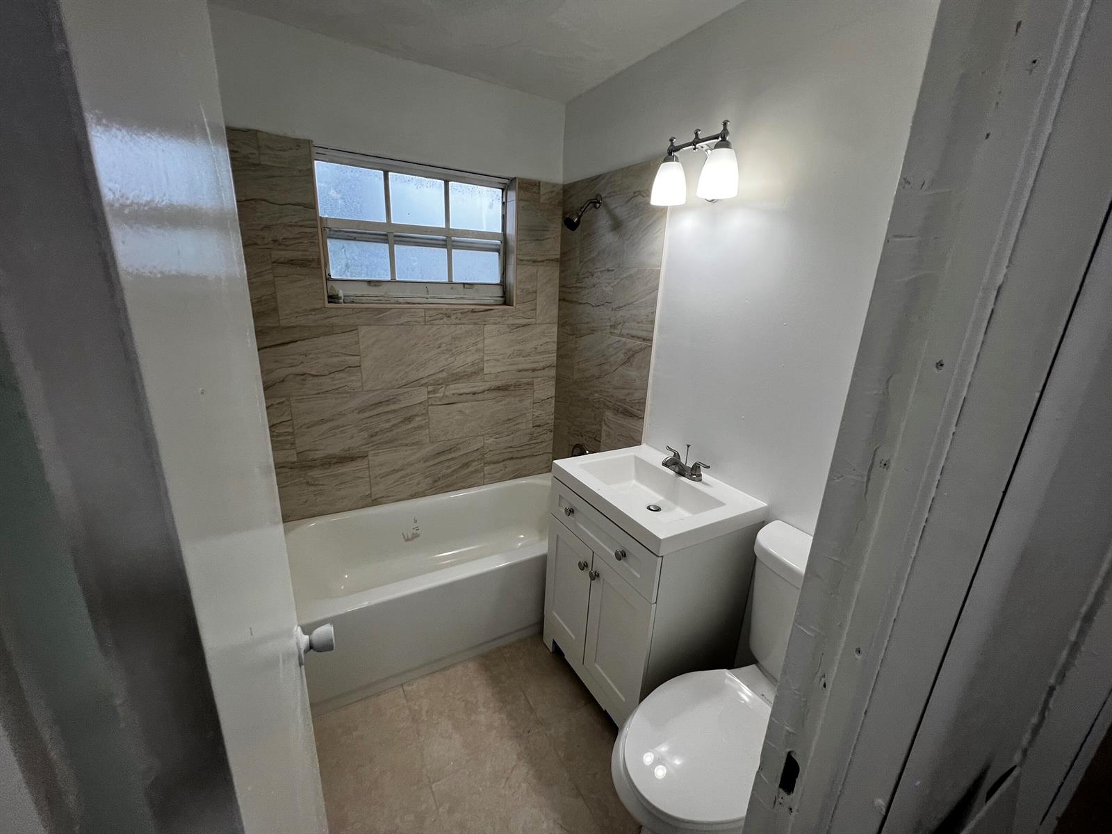Ver detalles / 0 1050 sq. ft. $ 2026-08-31 0 foto