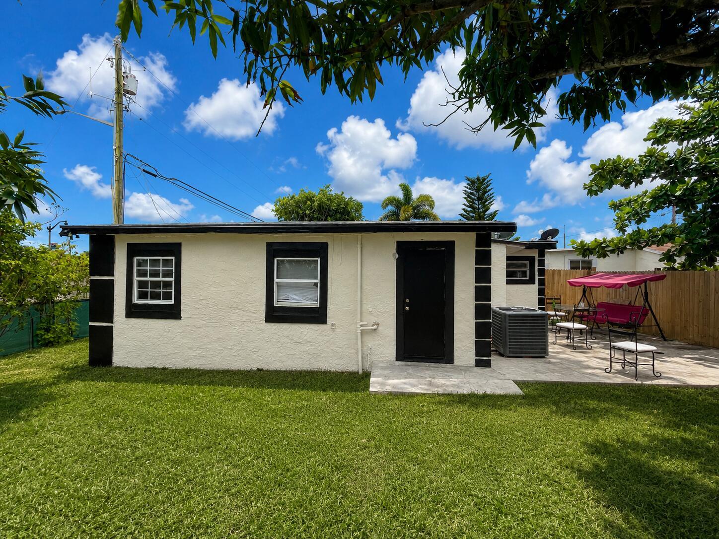 Ver detalles / 0 1050 sq. ft. $ 2026-08-31 0 foto