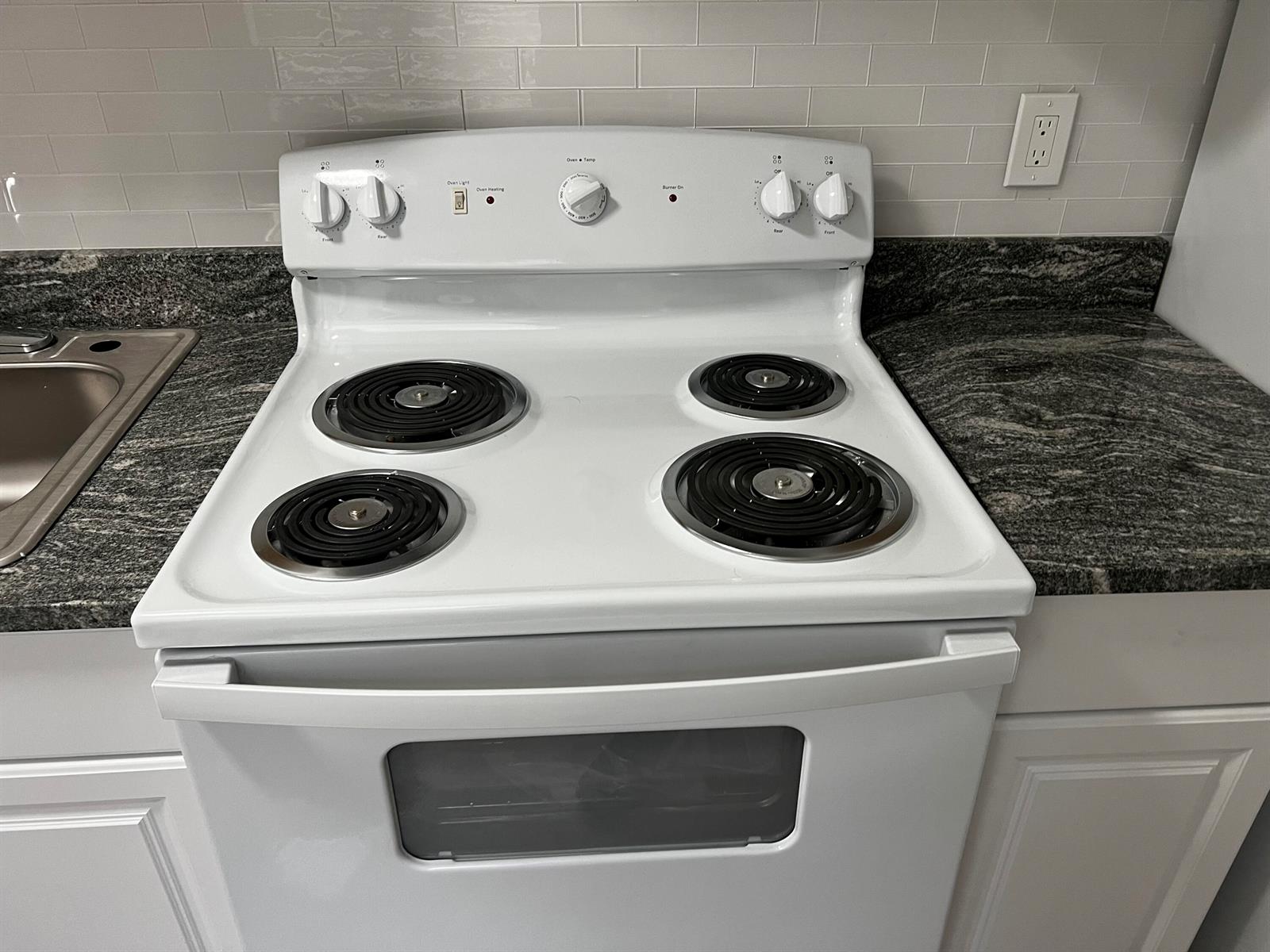 Ver detalles / 0 1050 sq. ft. $ 2026-08-31 0 foto