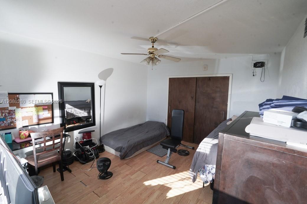 605-2 1 / 2 1036 sq. ft. $ 2026-08-30 0 foto
