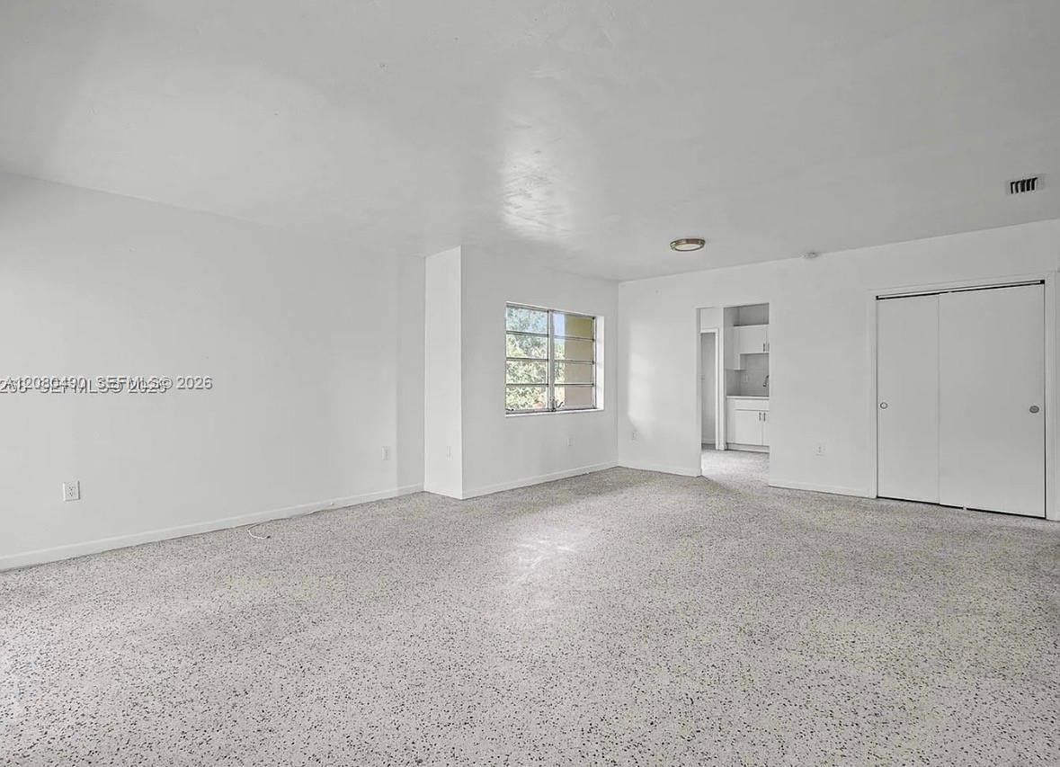   /  3079 sq. ft. $ 2026-09-22 0 foto