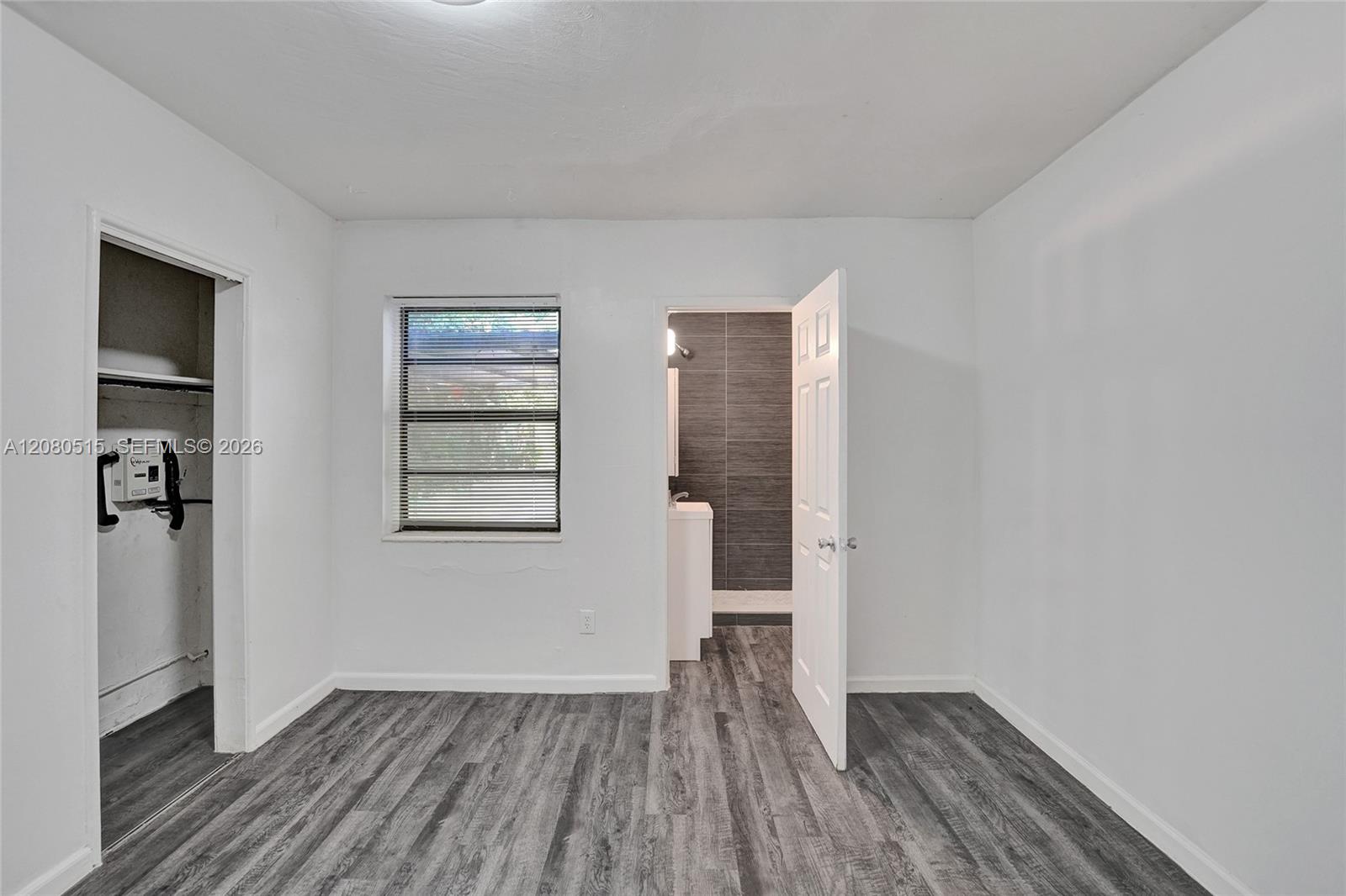 Ver detalles 1421 3 / 2 972 sq. ft. $ 2026-08-31 0 foto