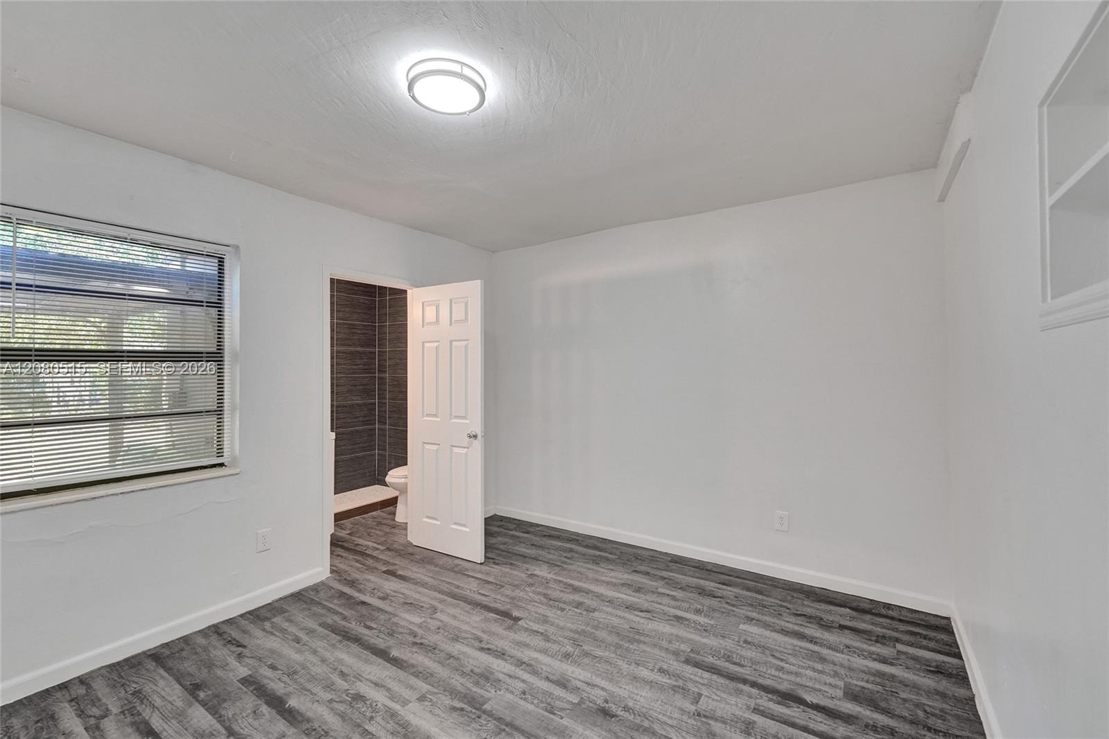 Ver detalles 1421 3 / 2 972 sq. ft. $ 2026-08-31 0 foto