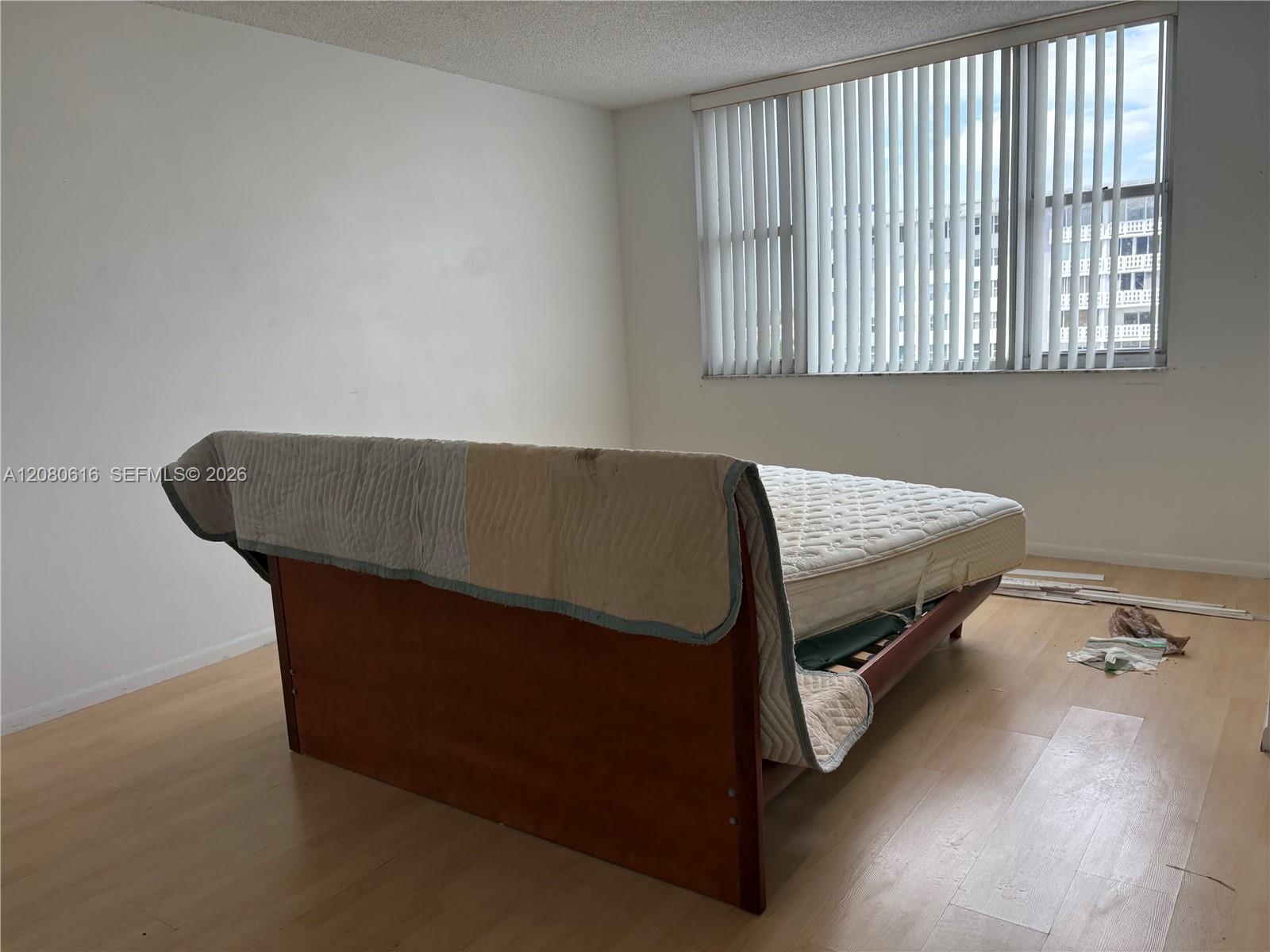 Ver detalles 816 2 / 2 1132 sq. ft. $ 2026-08-31 0 foto