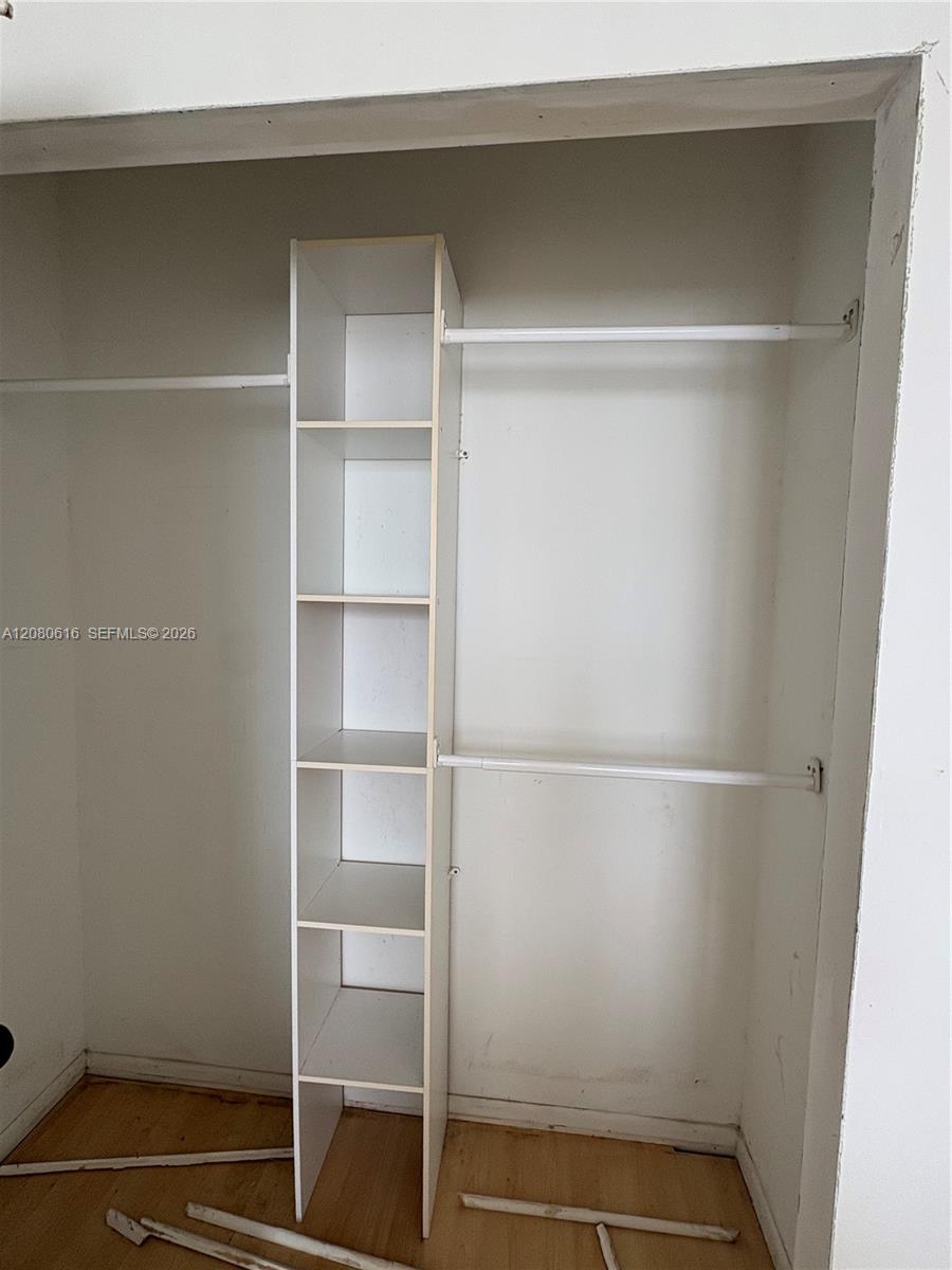 Ver detalles 816 2 / 2 1132 sq. ft. $ 2026-08-31 0 foto