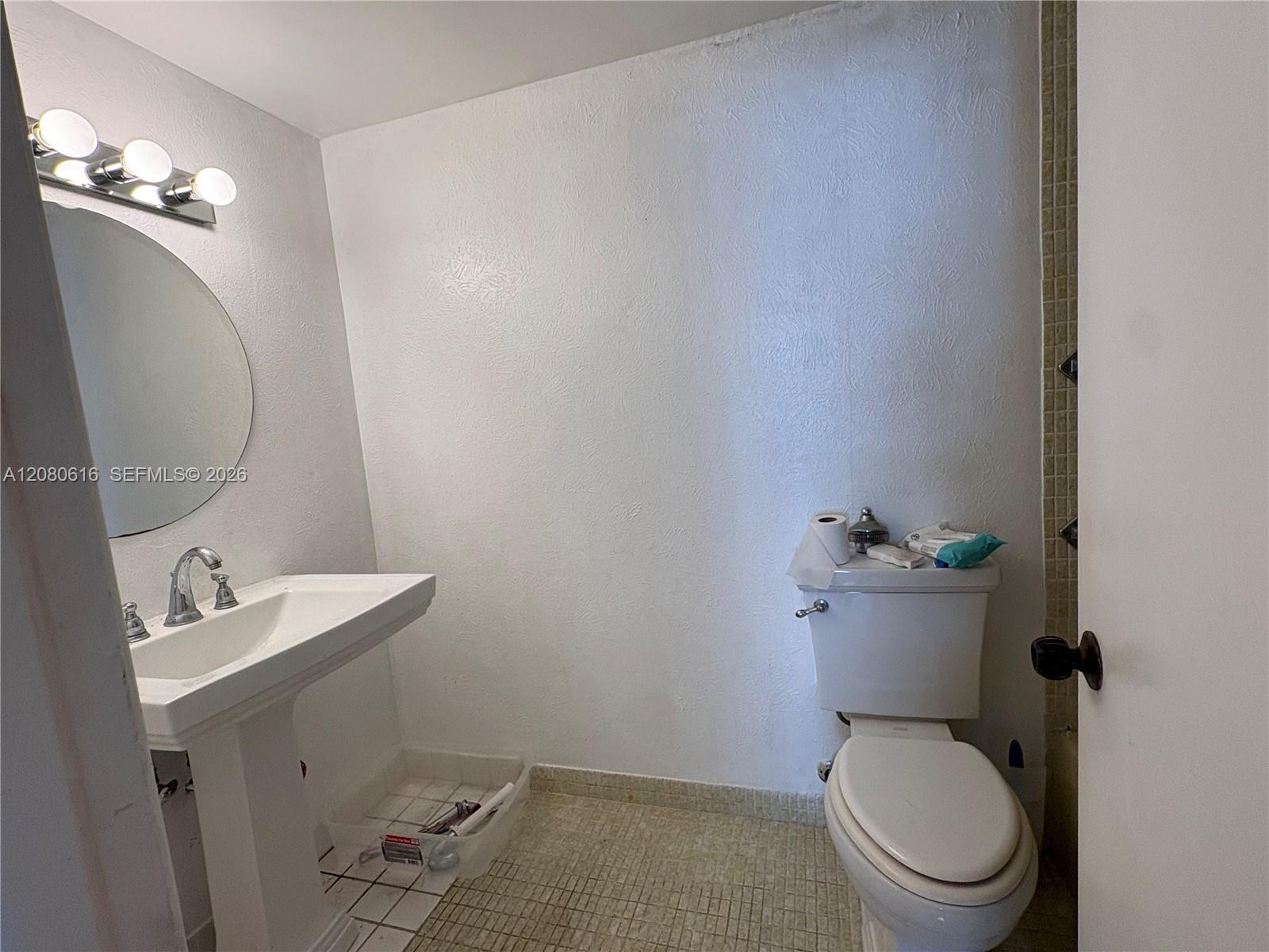 Ver detalles 816 2 / 2 1132 sq. ft. $ 2026-08-31 0 foto