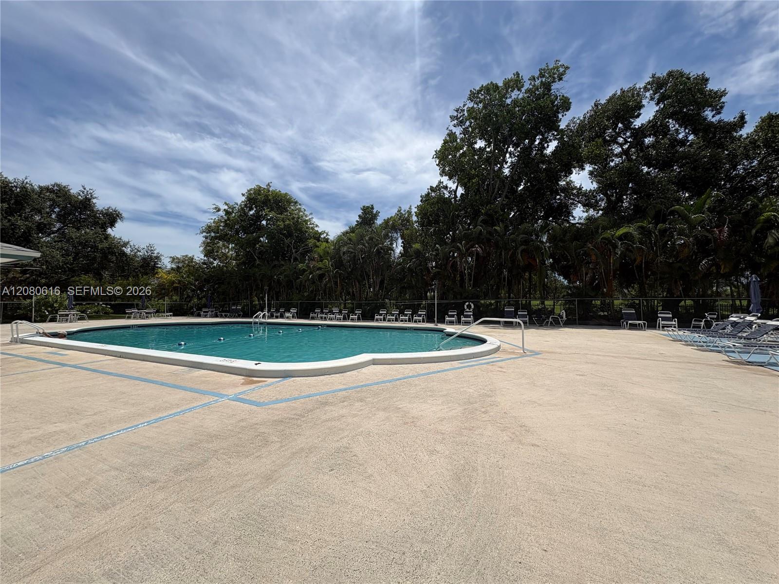 Ver detalles 816 2 / 2 1132 sq. ft. $ 2026-08-31 0 foto