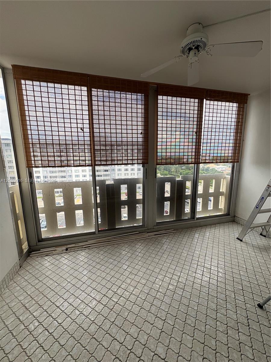 Ver detalles 816 2 / 2 1132 sq. ft. $ 2026-08-31 0 foto