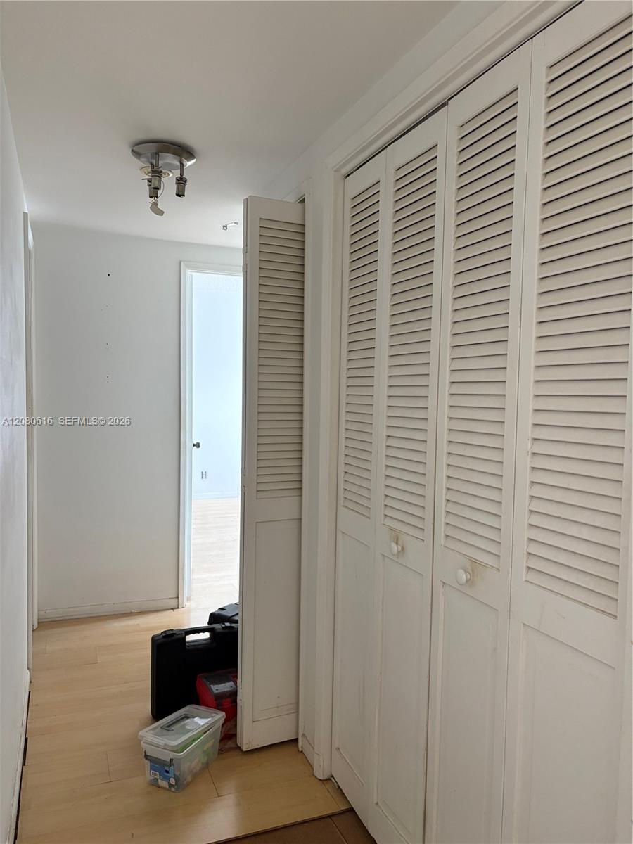 Ver detalles 816 2 / 2 1132 sq. ft. $ 2026-08-31 0 foto