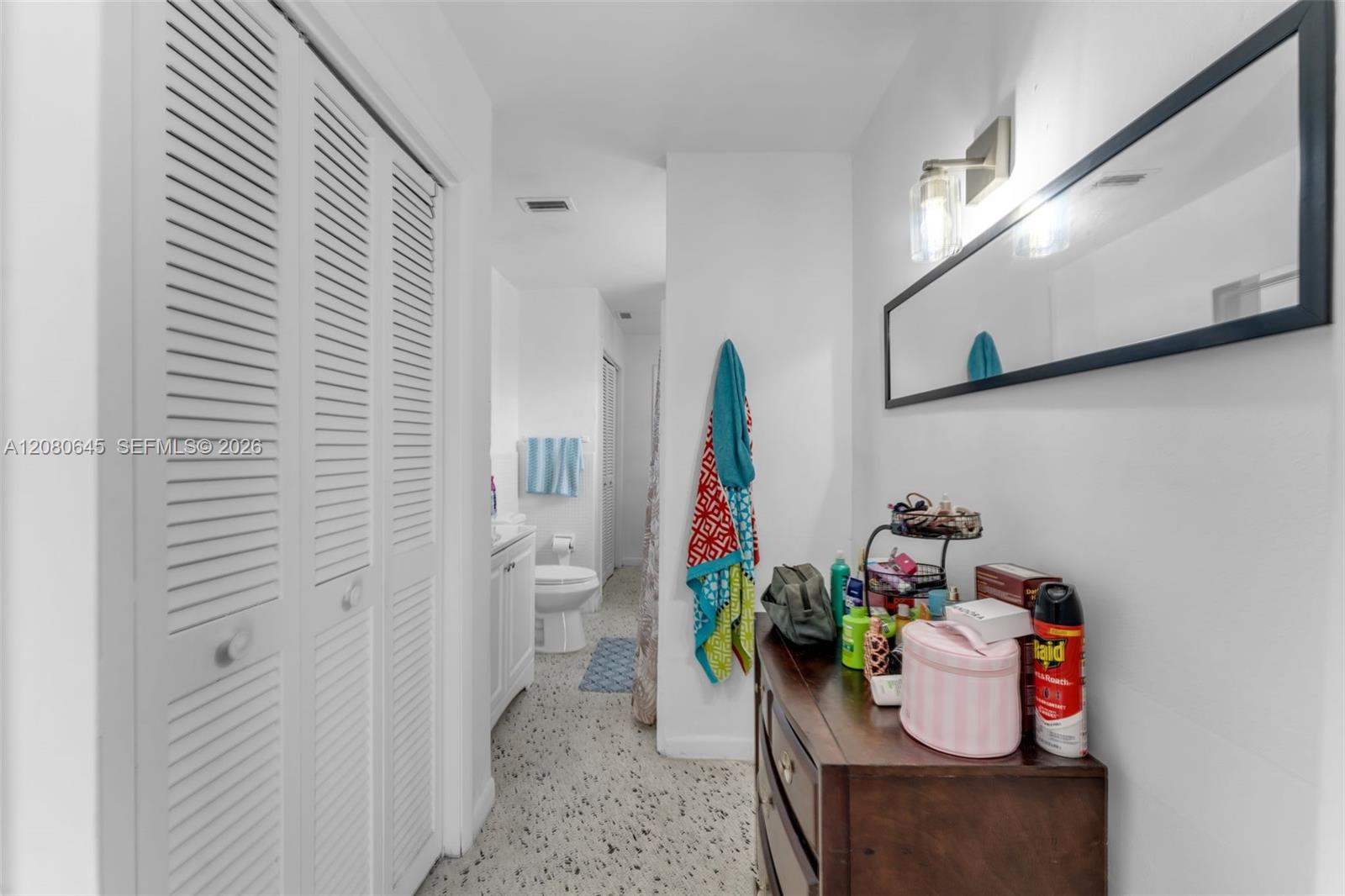   /  2193 sq. ft. $ 2026-08-31 0 foto