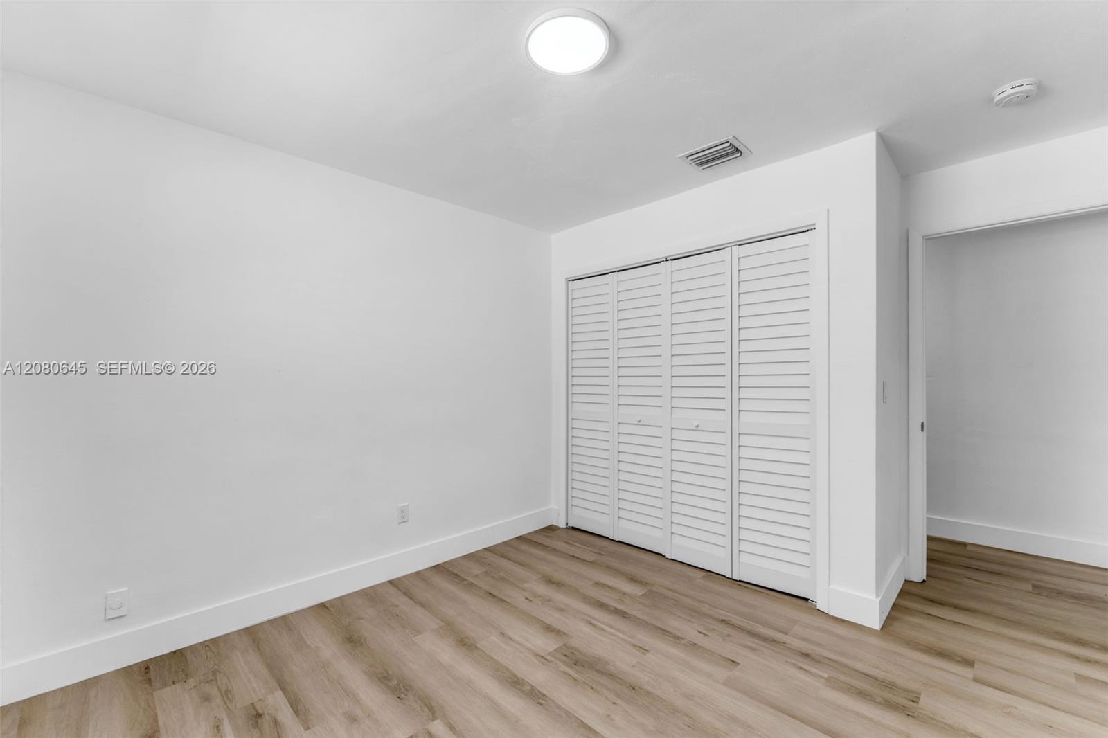   /  2193 sq. ft. $ 2026-08-31 0 foto