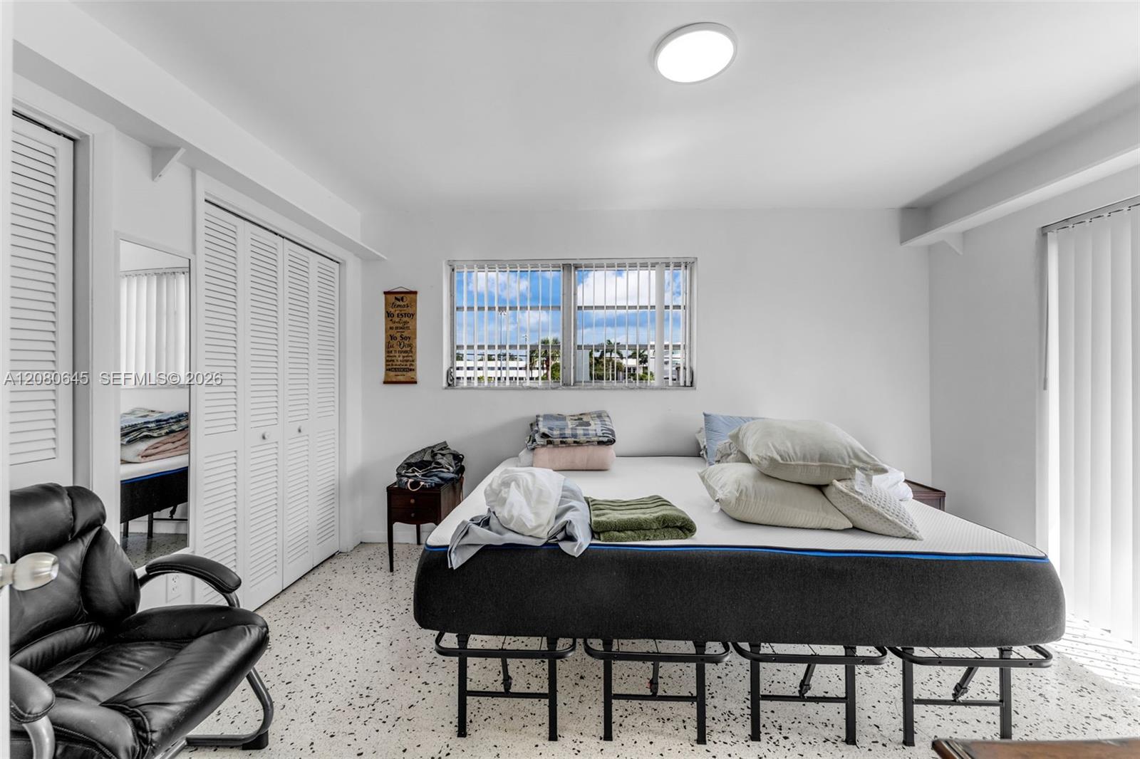   /  2193 sq. ft. $ 2026-08-31 0 foto