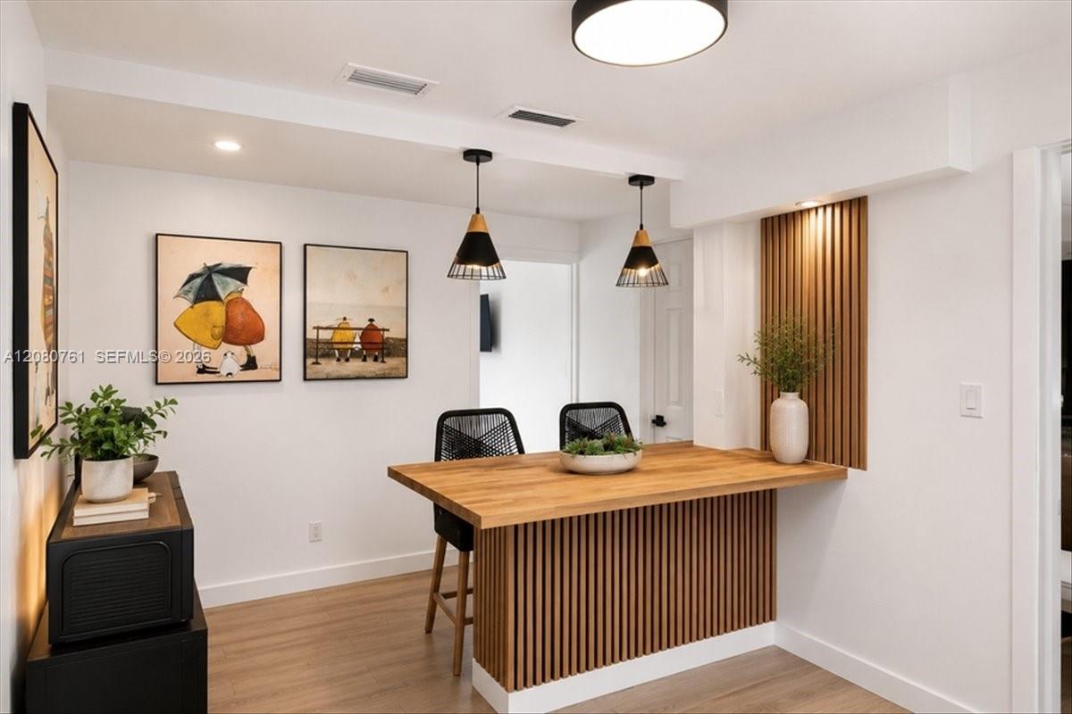 See details / sq. ft. $ 2026-08-31 0 Photo