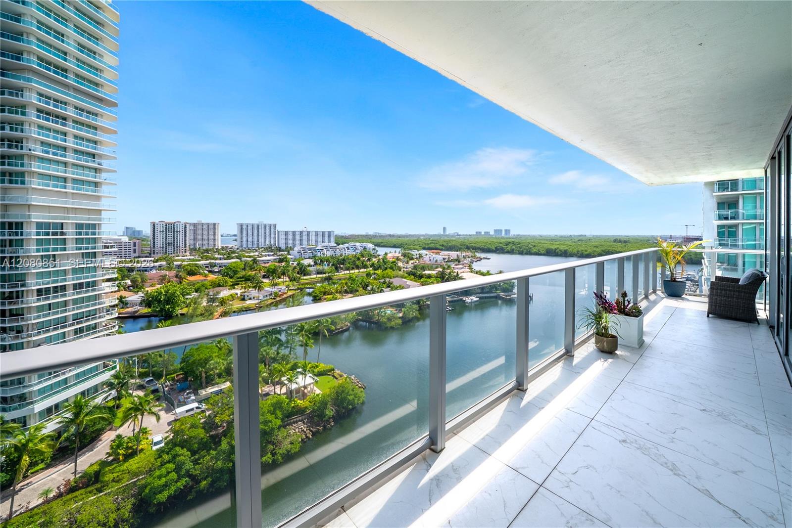 See details 4-1208 3 / 4 1892 sq. ft. $ 2026-08-31 0 Photo