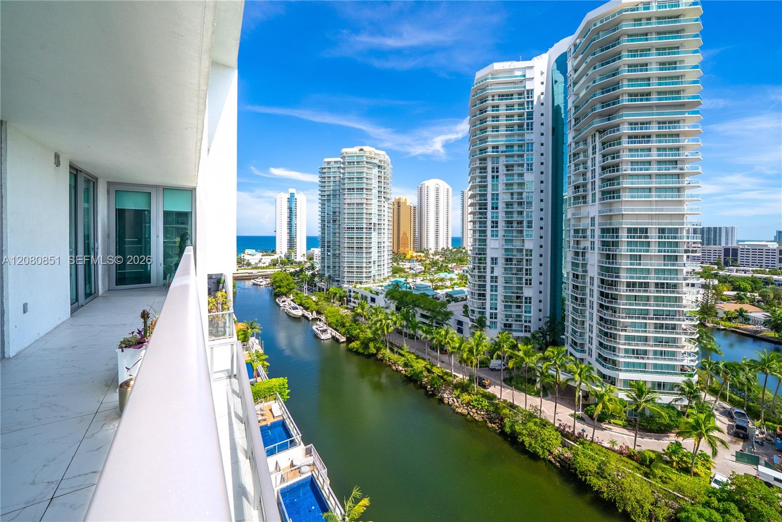See details 4-1208 3 / 4 1892 sq. ft. $ 2026-08-31 0 Photo