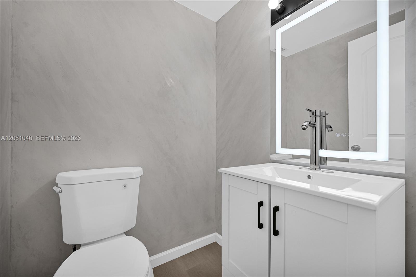 211 1 / 2 762 sq. ft. $ 2026-09-01 0 foto