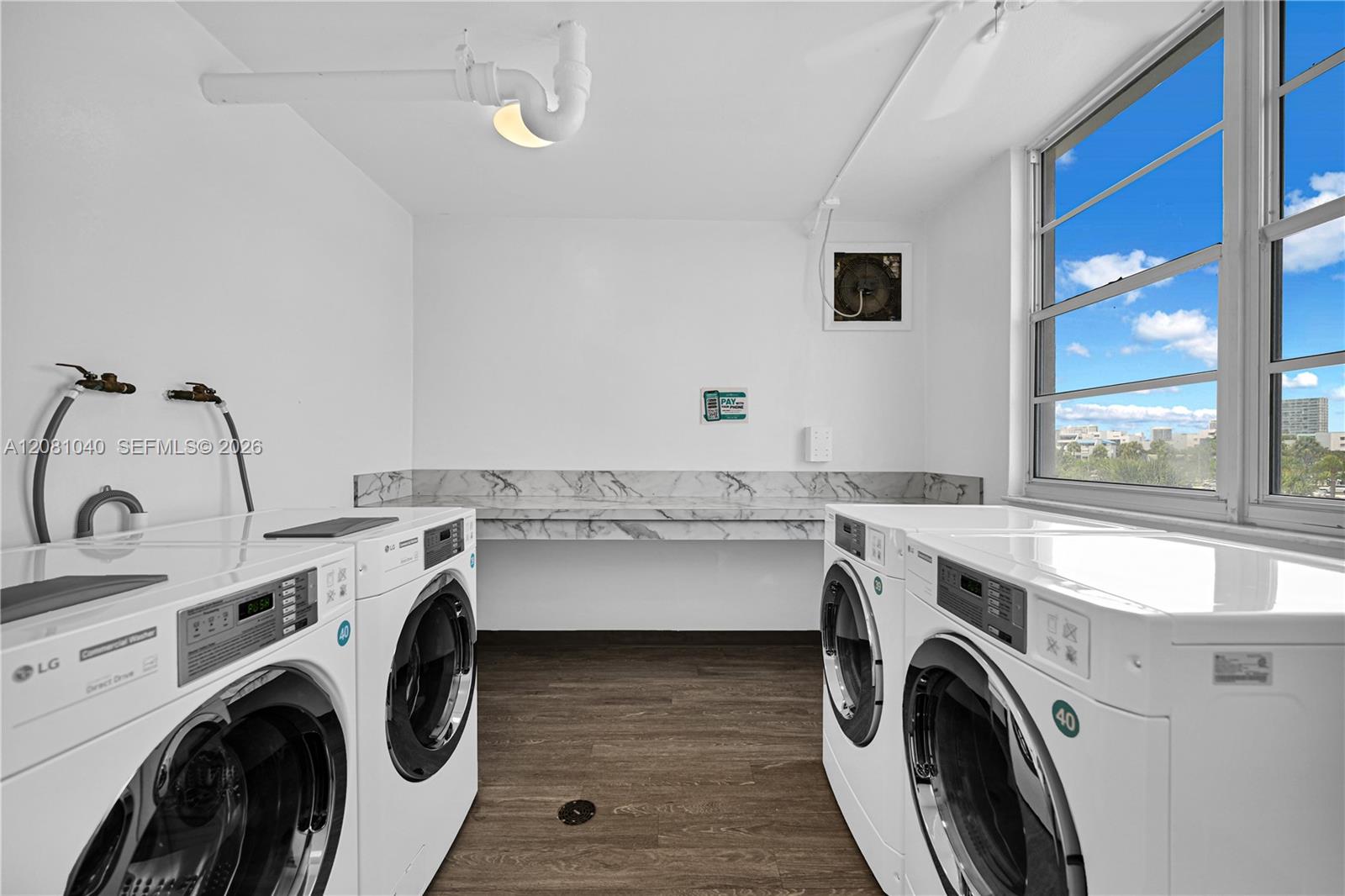 211 1 / 2 762 sq. ft. $ 2026-09-01 0 foto