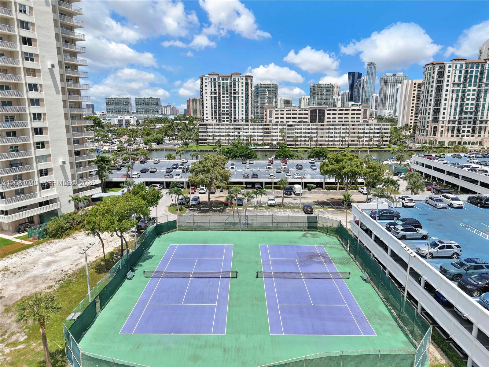 211 1 / 2 762 sq. ft. $ 2026-09-01 0 foto