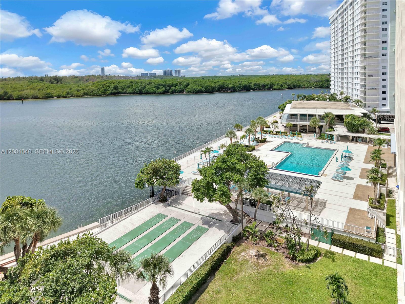 211 1 / 2 762 sq. ft. $ 2026-09-01 0 foto