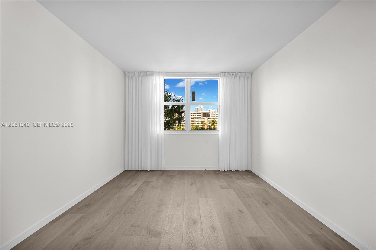211 1 / 2 762 sq. ft. $ 2026-09-01 0 foto