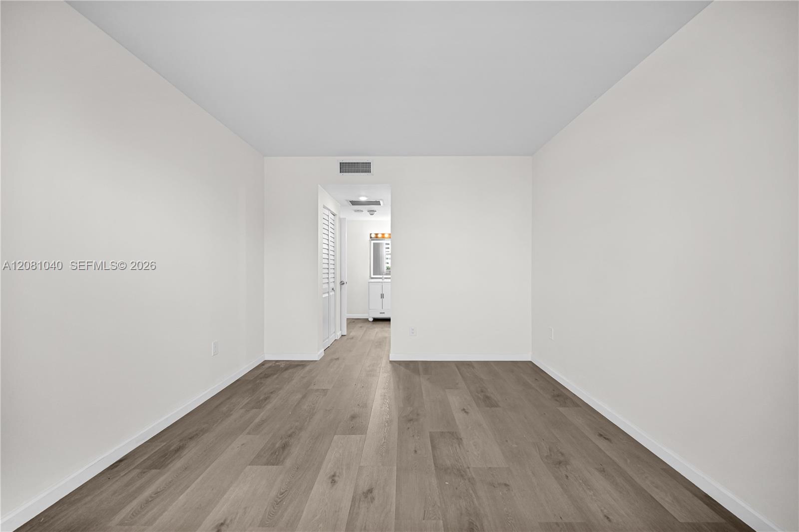 211 1 / 2 762 sq. ft. $ 2026-09-01 0 foto