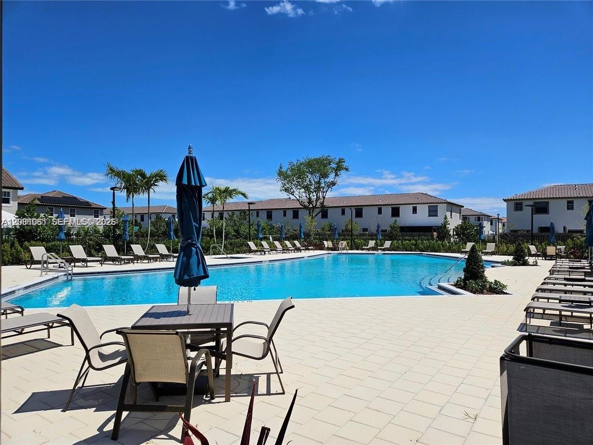 See details 11784 3 / 3 1612 sq. ft. $ 2026-09-01 0 Photo