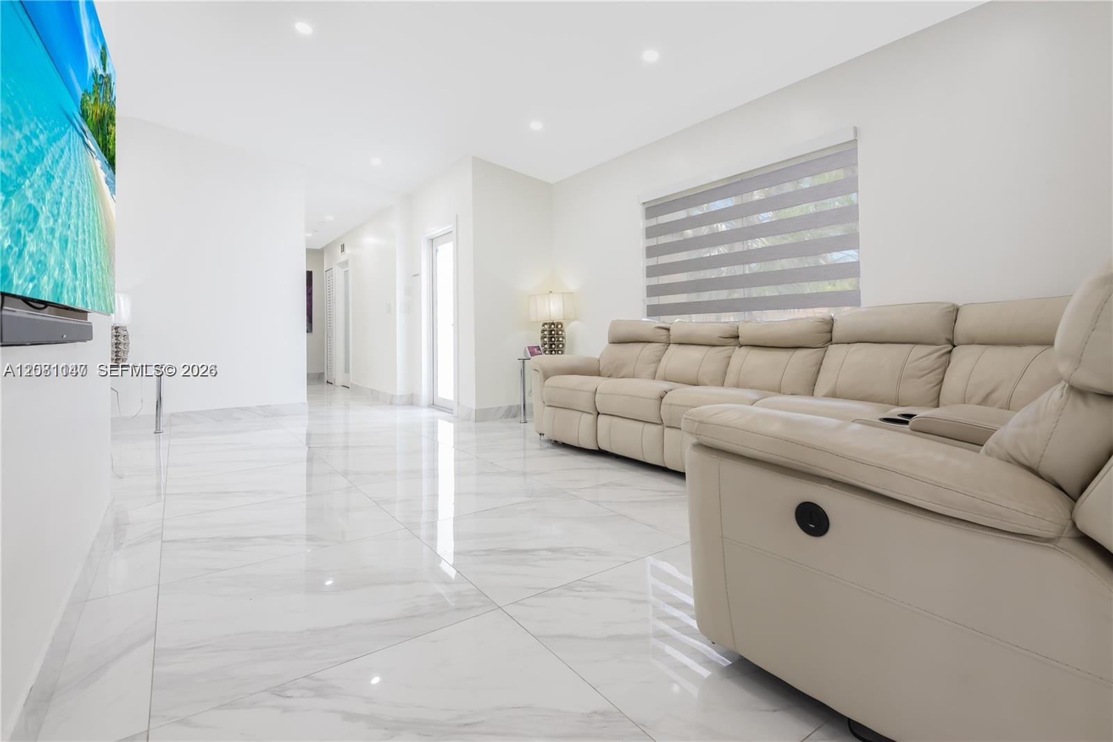 See details 12485 3 / 2 1521 sq. ft. $ 2026-09-09 0 Photo