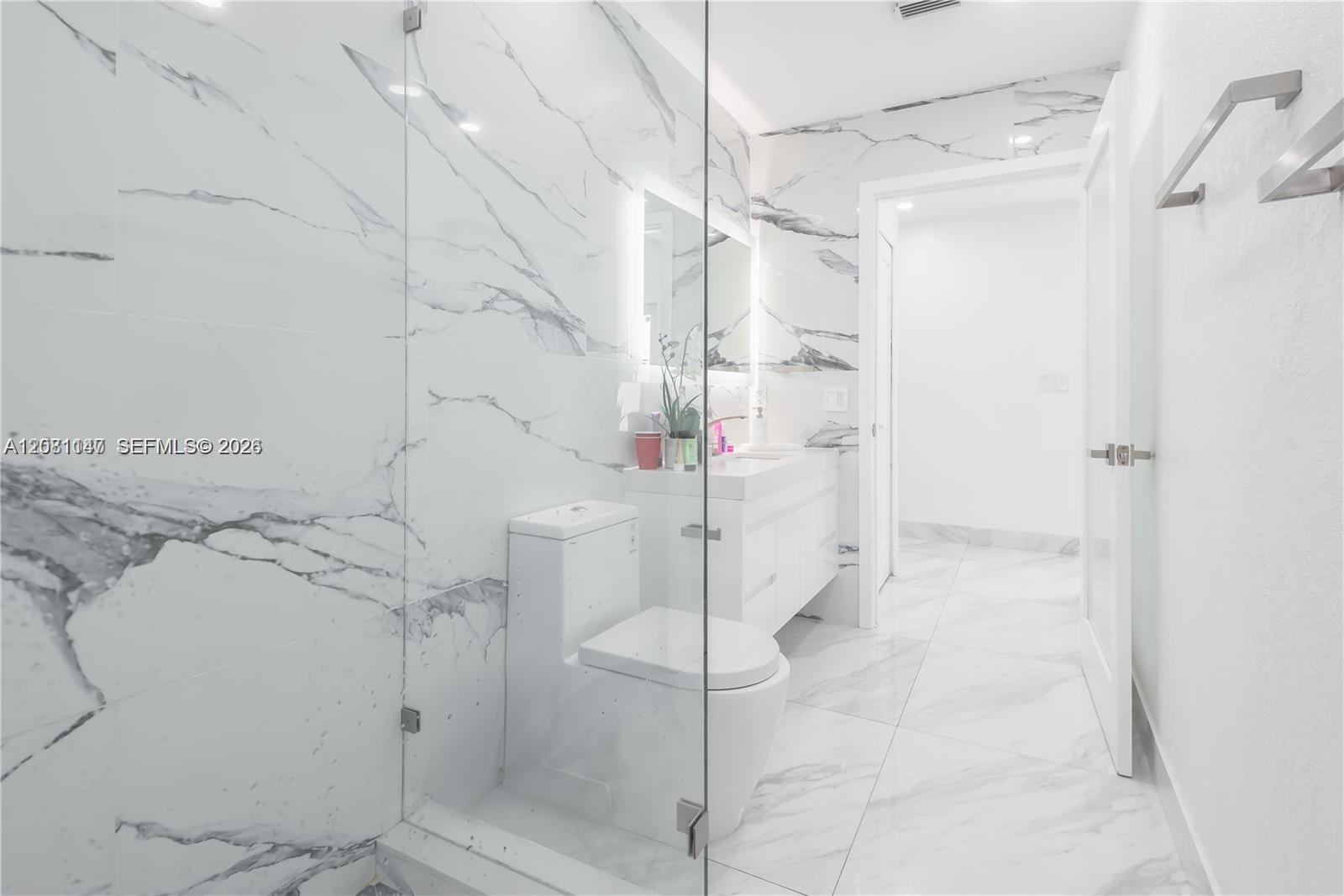 See details 12485 3 / 2 1521 sq. ft. $ 2026-09-09 0 Photo
