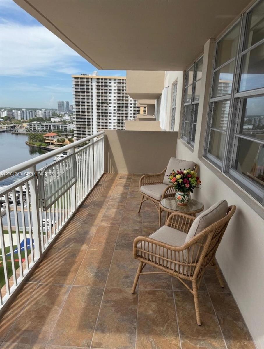 1420 2 / 2 1275 sq. ft. $ 2026-09-01 0 foto