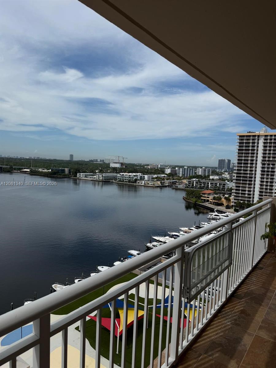 1420 2 / 2 1275 sq. ft. $ 2026-09-01 0 foto
